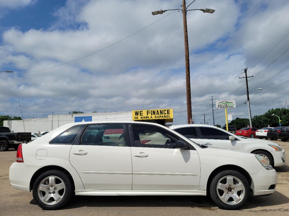 2004 WHITE /Beige Chevrolet MALIBU MAXX LT LT (1G1ZU64814F) with an V6 engine, Auto transmission, located at 2660 S.Garland Avenue, Garland, TX, 75041, (469) 298-3118, 32.885551, -96.655602 - CASH$$$$$$$$$$$ CAR......rnrnThis is a 2004 Chevy Malibu MAXX LT! Double Sunroof! Heated Seats! Come in for a test drive today. We are open from 10am-7pm Monday-Saturday. - Photo #2