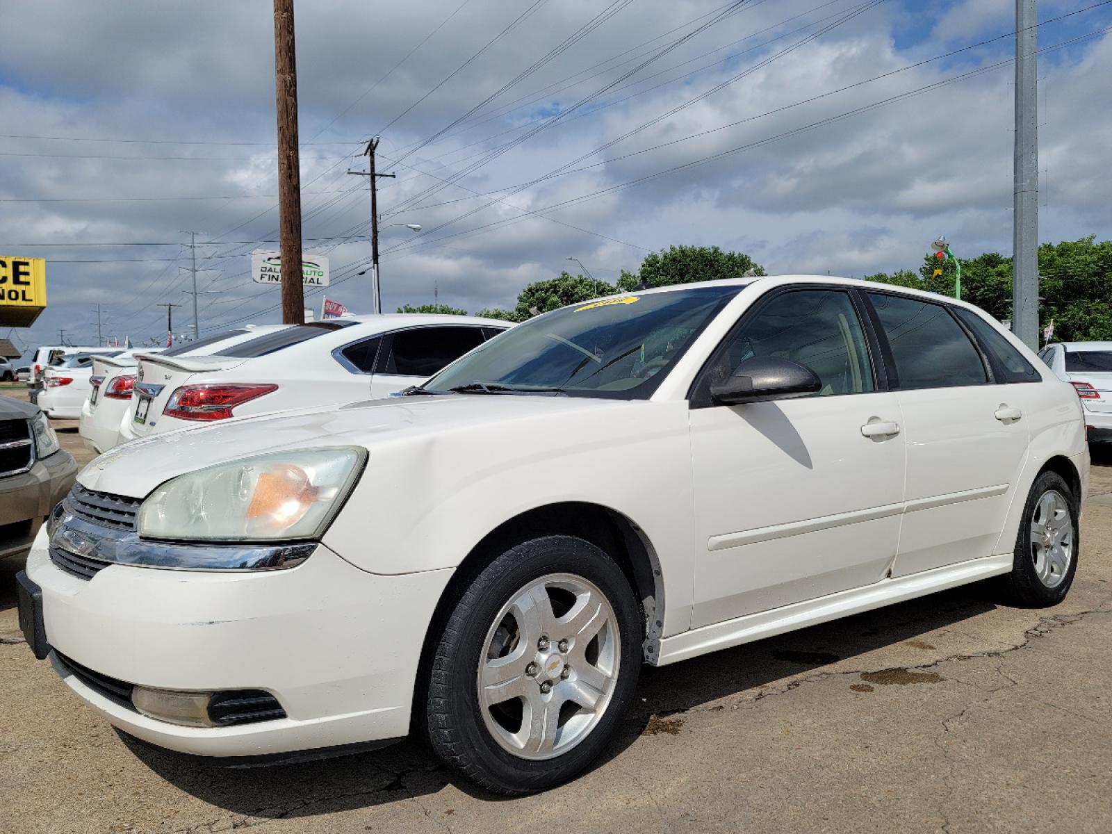 2004 WHITE /Beige Chevrolet MALIBU MAXX LT LT (1G1ZU64814F) with an V6 engine, Auto transmission, located at 2660 S.Garland Avenue, Garland, TX, 75041, (469) 298-3118, 32.885551, -96.655602 - CASH$$$$$$$$$$$ CAR......rnrnThis is a 2004 Chevy Malibu MAXX LT! Double Sunroof! Heated Seats! Come in for a test drive today. We are open from 10am-7pm Monday-Saturday. - Photo #7