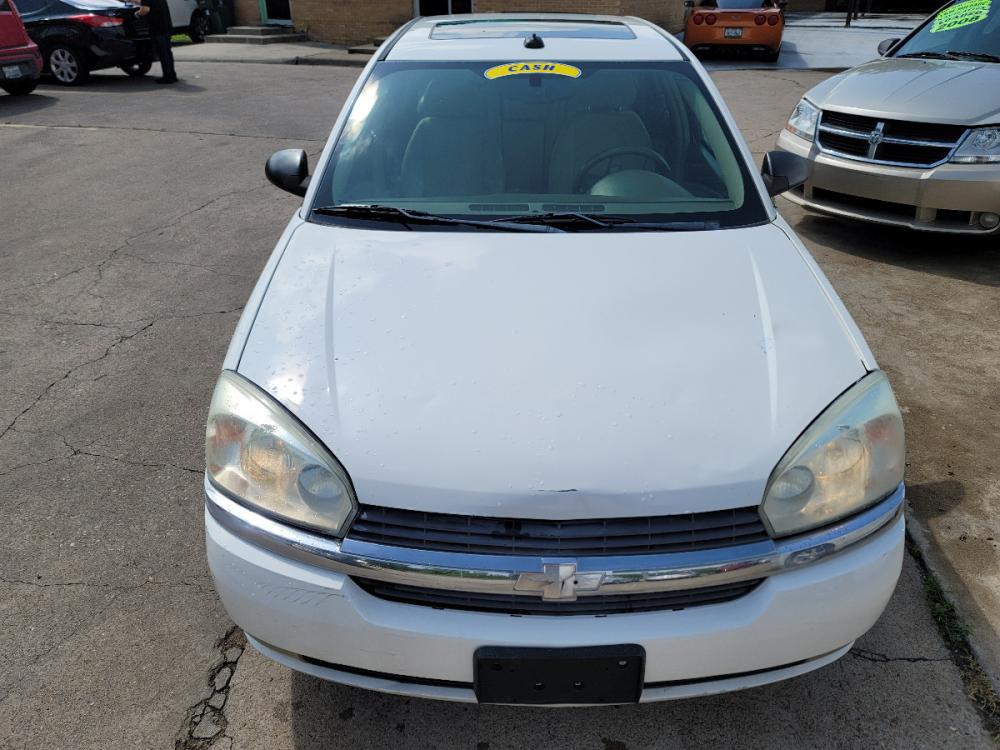 2004 WHITE /Beige Chevrolet MALIBU MAXX LT LT (1G1ZU64814F) with an V6 engine, Auto transmission, located at 2660 S.Garland Avenue, Garland, TX, 75041, (469) 298-3118, 32.885551, -96.655602 - CASH$$$$$$$$$$$ CAR......rnrnThis is a 2004 Chevy Malibu MAXX LT! Double Sunroof! Heated Seats! Come in for a test drive today. We are open from 10am-7pm Monday-Saturday. - Photo #9