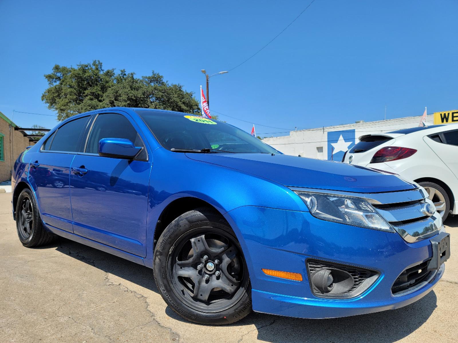 2011 BLUE FORD FUSION SE SE (3FAHP0HA6BR) , AUTO transmission, located at 2660 S.Garland Avenue, Garland, TX, 75041, (469) 298-3118, 32.885551, -96.655602 - This is a 2012 FORD FUSION SE! BLUETOOTH! SONY SOUND! HEATED/LEATHER SEATS! SUNROOF! SUPER CLEAN! MUST SEE! Come in for a test drive today. We are open from 10am-7pm Monday-Saturday.rnrn469.273.1142rnrn - Photo #0