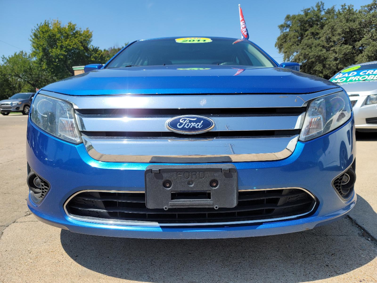 2011 BLUE FORD FUSION SE SE (3FAHP0HA6BR) , AUTO transmission, located at 2660 S.Garland Avenue, Garland, TX, 75041, (469) 298-3118, 32.885551, -96.655602 - This is a 2012 FORD FUSION SE! BLUETOOTH! SONY SOUND! HEATED/LEATHER SEATS! SUNROOF! SUPER CLEAN! MUST SEE! Come in for a test drive today. We are open from 10am-7pm Monday-Saturday.rnrn469.273.1142rnrn - Photo #5