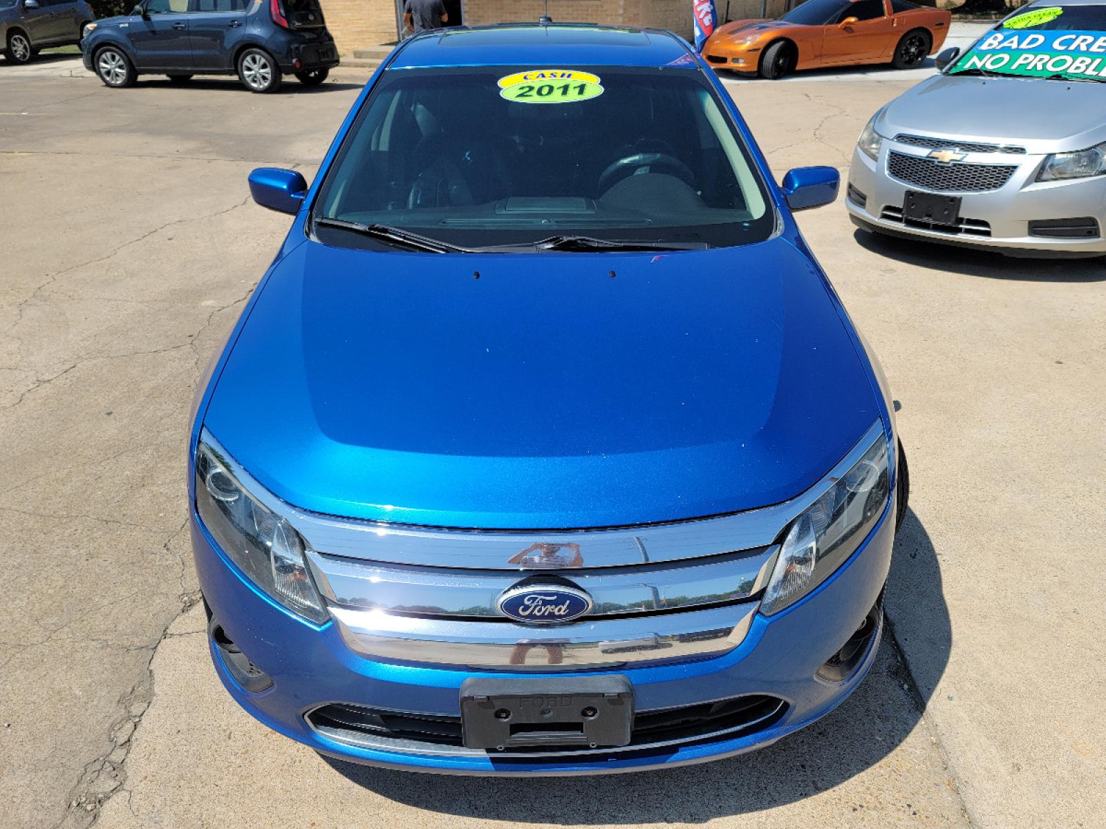 2011 BLUE FORD FUSION SE SE (3FAHP0HA6BR) , AUTO transmission, located at 2660 S.Garland Avenue, Garland, TX, 75041, (469) 298-3118, 32.885551, -96.655602 - This is a 2012 FORD FUSION SE! BLUETOOTH! SONY SOUND! HEATED/LEATHER SEATS! SUNROOF! SUPER CLEAN! MUST SEE! Come in for a test drive today. We are open from 10am-7pm Monday-Saturday.rnrn469.273.1142rnrn - Photo #4