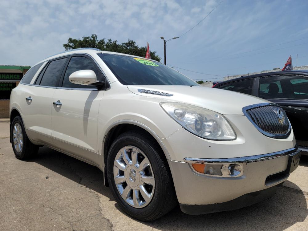 2012 WHITE /BEIGE LEATHER BUICK ENCLAVE LEATHER LEATHER (5GAKRCED7CJ) , AUTO transmission, located at 2660 S.Garland Avenue, Garland, TX, 75041, (469) 298-3118, 32.885551, -96.655602 - This is a SUPER CLEAN 2012 BUICK ENCLAVE LEATHER SUV! BACK UP CAMERA! REAR DVD! HEATED/LEATHER SEATS! BLUETOOTH! BOSE SOUND! 3RD ROW! SUPER NICE! Come in for a test drive today. We are open from 10am-7pm Monday-Saturday.rnrnLet us be your car dealer! Call us with any questions at 469.484-7987, or em - Photo #1