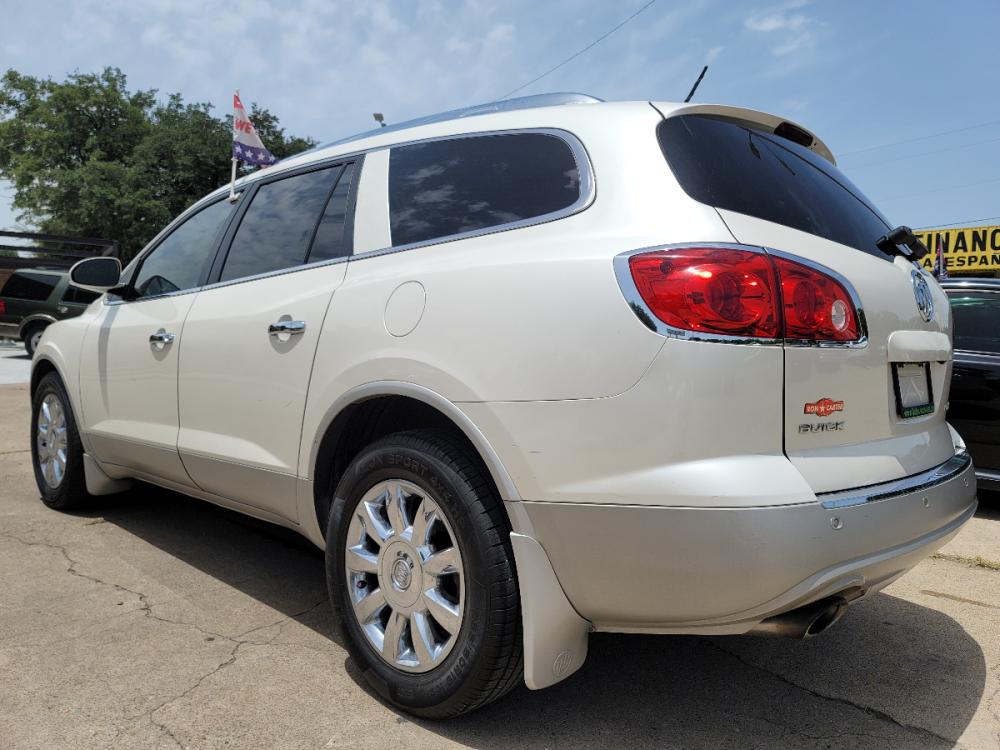 2012 WHITE /BEIGE LEATHER BUICK ENCLAVE LEATHER LEATHER (5GAKRCED7CJ) , AUTO transmission, located at 2660 S.Garland Avenue, Garland, TX, 75041, (469) 298-3118, 32.885551, -96.655602 - This is a SUPER CLEAN 2012 BUICK ENCLAVE LEATHER SUV! BACK UP CAMERA! REAR DVD! HEATED/LEATHER SEATS! BLUETOOTH! BOSE SOUND! 3RD ROW! SUPER NICE! Come in for a test drive today. We are open from 10am-7pm Monday-Saturday.rnrnLet us be your car dealer! Call us with any questions at 469.484-7987, or em - Photo #5