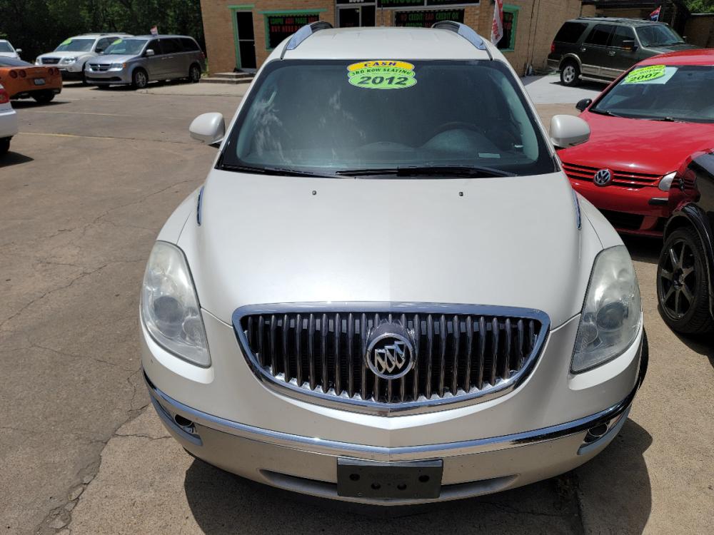 2012 WHITE /BEIGE LEATHER BUICK ENCLAVE LEATHER LEATHER (5GAKRCED7CJ) , AUTO transmission, located at 2660 S.Garland Avenue, Garland, TX, 75041, (469) 298-3118, 32.885551, -96.655602 - This is a SUPER CLEAN 2012 BUICK ENCLAVE LEATHER SUV! BACK UP CAMERA! REAR DVD! HEATED/LEATHER SEATS! BLUETOOTH! BOSE SOUND! 3RD ROW! SUPER NICE! Come in for a test drive today. We are open from 10am-7pm Monday-Saturday.rnrnLet us be your car dealer! Call us with any questions at 469.484-7987, or em - Photo #8
