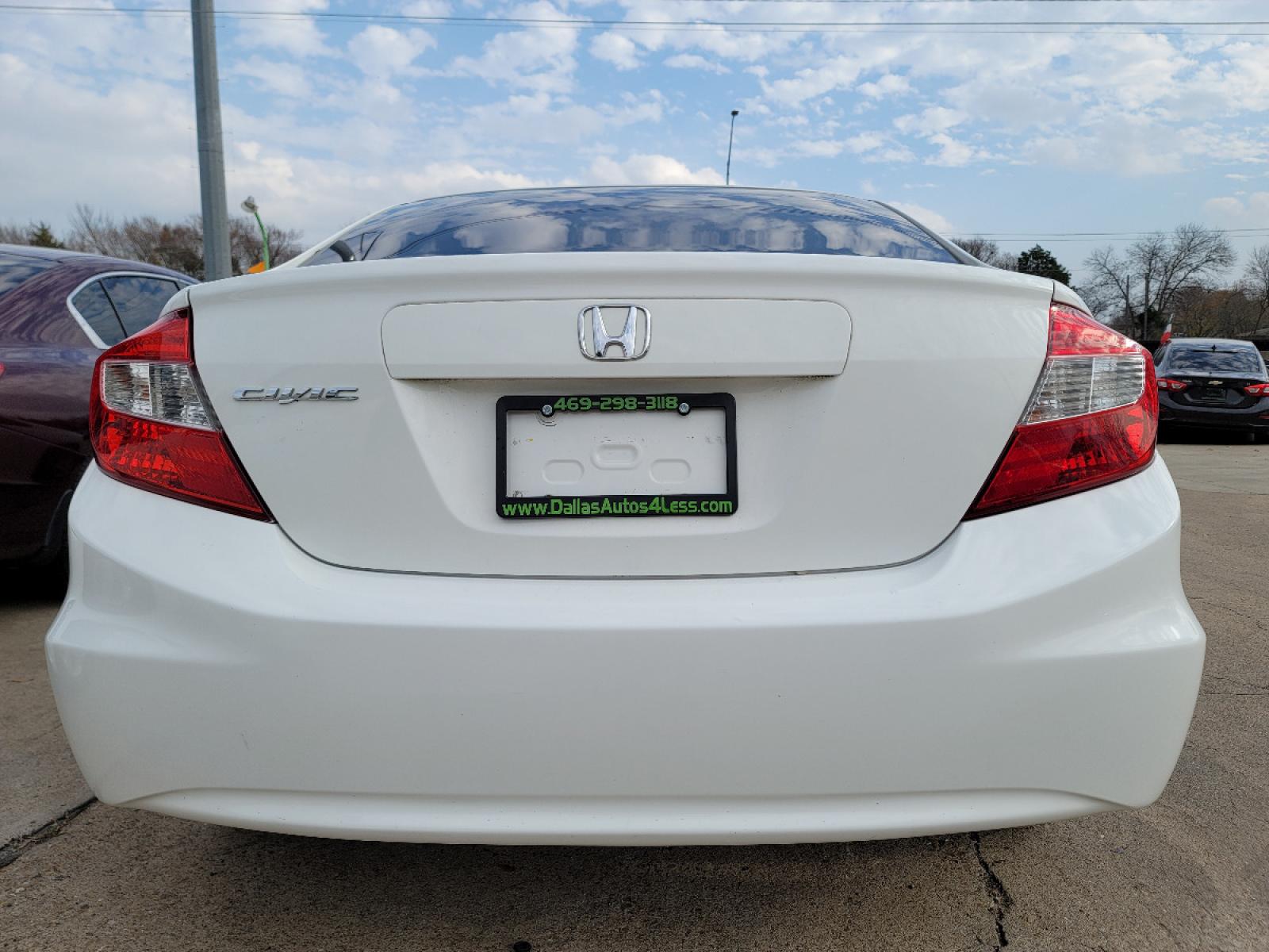 2012 WHITE /BEIGE Honda Civic EX (2HGFB2F87CH) with an 1.8L L4 SOHC 16V engine, 5-Speed Automatic transmission, located at 2660 S.Garland Avenue, Garland, TX, 75041, (469) 298-3118, 32.885551, -96.655602 - Welcome to DallasAutos4Less, one of the Premier BUY HERE PAY HERE Dealers in the North Dallas Area. We specialize in financing to people with NO CREDIT or BAD CREDIT. We need proof of income, proof of residence, and a ID. Come buy your new car from us today!!rnrnThis is a very well cared for 2012 HO - Photo #14