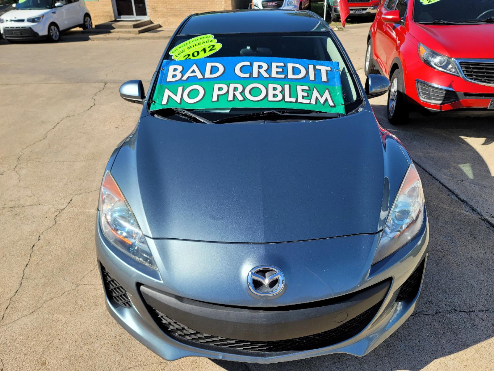 2012 GRAY /BLACK Mazda MAZDA3 I Touring 5-Door (JM1BL1L70C1) with an 2.0L L4 DOHC 16V engine, AUTO transmission, located at 2660 S.Garland Avenue, Garland, TX, 75041, (469) 298-3118, 32.885551, -96.655602 - Welcome to DallasAutos4Less, one of the Premier BUY HERE PAY HERE Dealers in the North Dallas Area. We specialize in financing to people with NO CREDIT or BAD CREDIT. We need proof of income, proof of residence, and a ID. Come buy your new car from us today!!rnrnThis is a very clean 2012 MAZDA MAZDA - Photo #8