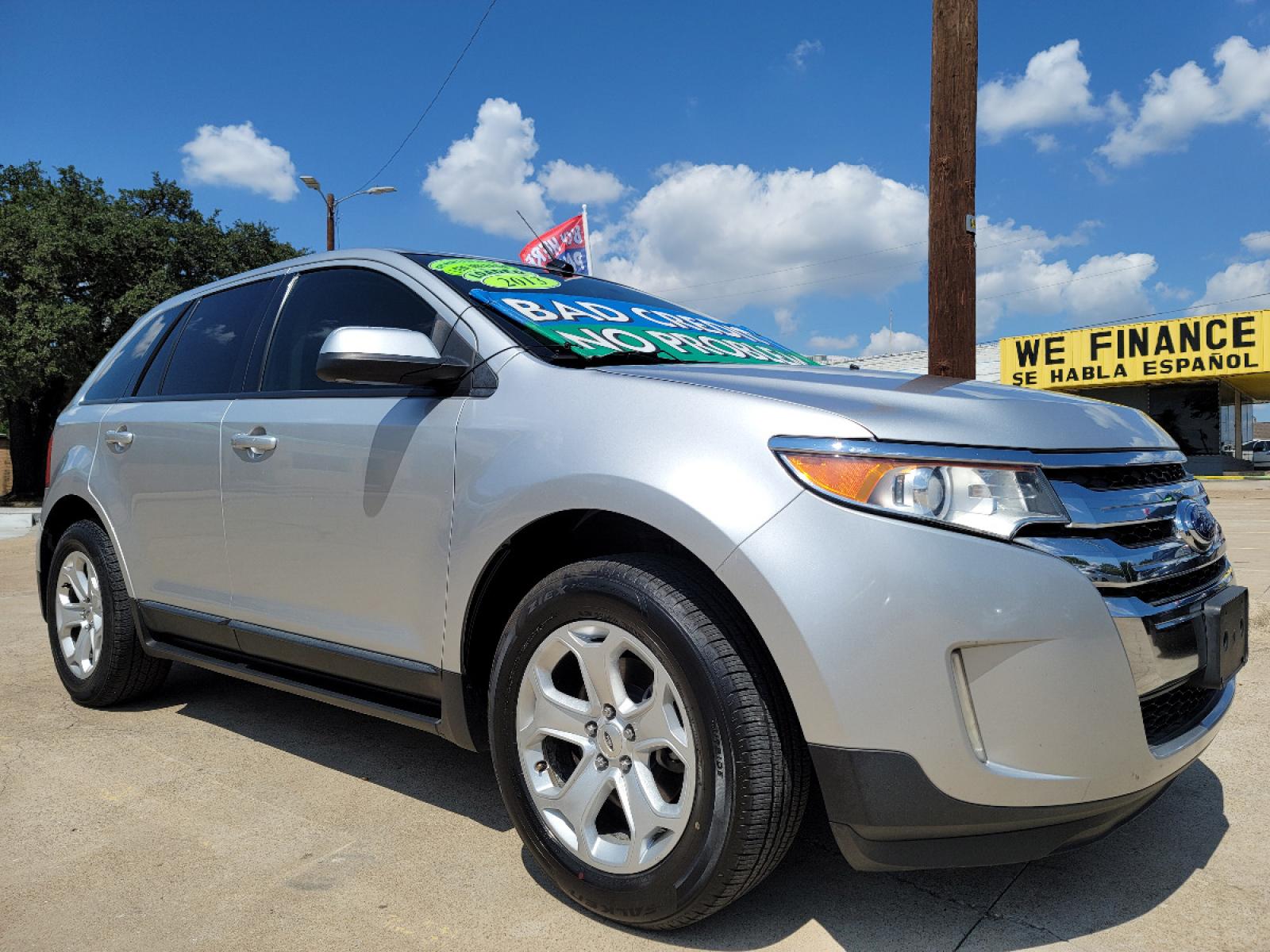 2013 SILVER /BLACK Ford Edge SEL (2FMDK3J91DB) with an 2.0L L4 DOHC 16V engine, 6-Speed Automatic transmission, located at 2660 S.Garland Avenue, Garland, TX, 75041, (469) 298-3118, 32.885551, -96.655602 - Welcome to DallasAutos4Less, one of the Premier BUY HERE PAY HERE Dealers in the North Dallas Area. We specialize in financing to people with NO CREDIT or BAD CREDIT. We need proof of income, proof of residence, and a ID. Come buy your new car from us today!!rnrnThis is a very well cared for 2013 FO - Photo #1