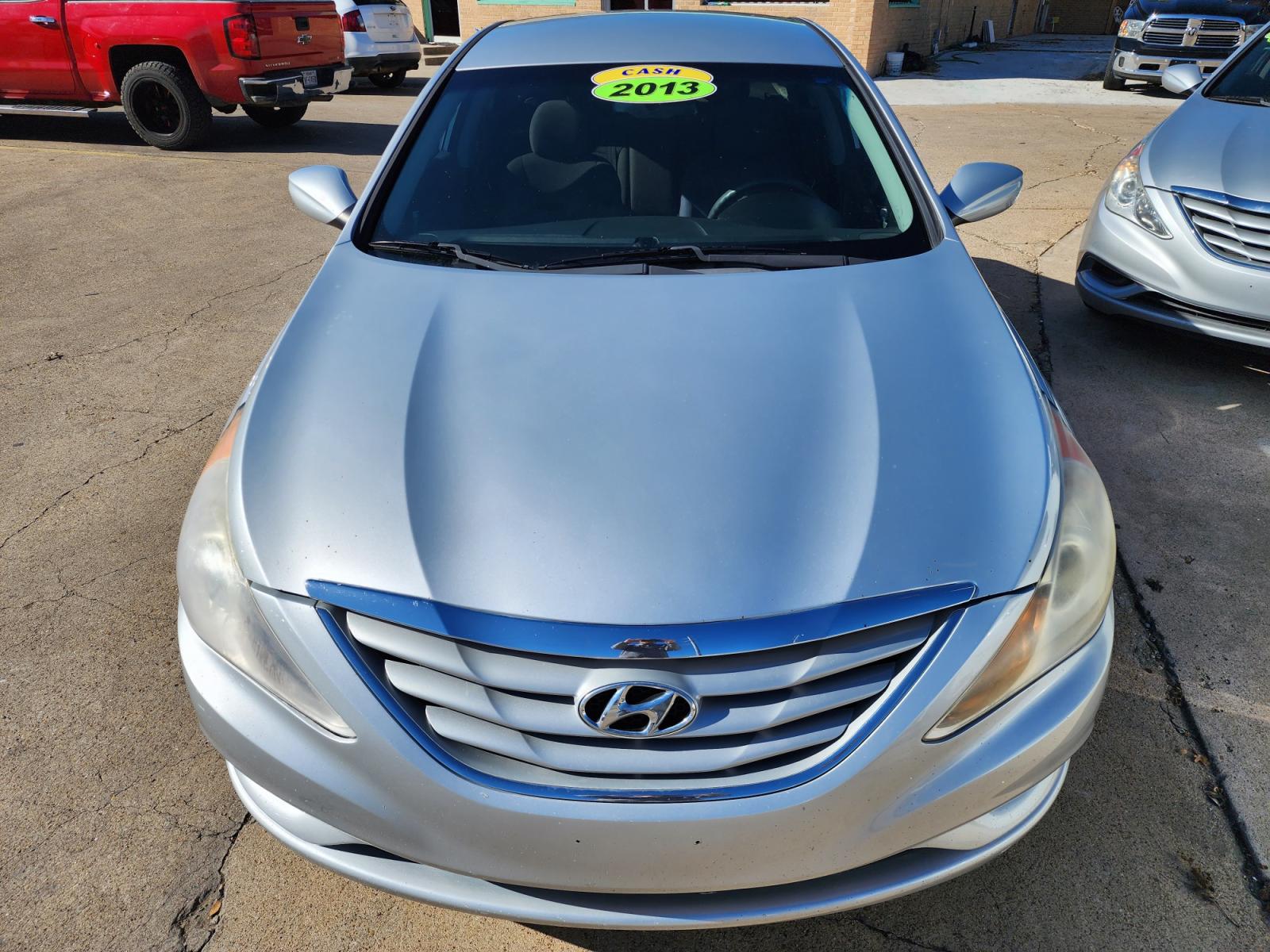 2013 SILVER /GRAY HYUNDAI SONATA GLS GLS (5NPEB4AC0DH) , AUTO transmission, located at 2660 S.Garland Avenue, Garland, TX, 75041, (469) 298-3118, 32.885551, -96.655602 - CASH$$$$$$$$$ CAR!!rnrnThis is a very well cared for 2013 HYUNDAI SONATA GLS! Super Clean! SAT RADIO! Come in for a test drive today. We are open from 10am-7pm Monday-Saturday.rnrnCall us with any questions at 469.707.9259, or email us at DallasAutos4Less@gmail.com. - Photo #7