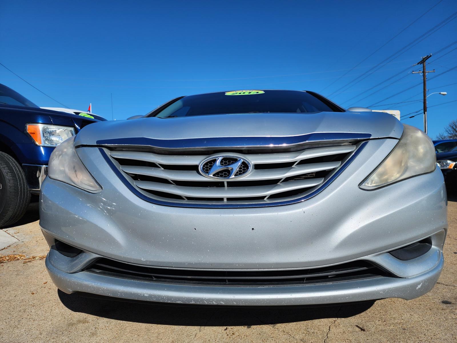 2013 SILVER /GRAY HYUNDAI SONATA GLS GLS (5NPEB4AC0DH) , AUTO transmission, located at 2660 S.Garland Avenue, Garland, TX, 75041, (469) 298-3118, 32.885551, -96.655602 - CASH$$$$$$$$$ CAR!!rnrnThis is a very well cared for 2013 HYUNDAI SONATA GLS! Super Clean! SAT RADIO! Come in for a test drive today. We are open from 10am-7pm Monday-Saturday.rnrnCall us with any questions at 469.707.9259, or email us at DallasAutos4Less@gmail.com. - Photo #8