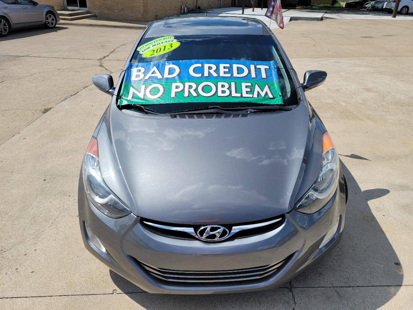 2013 GRAY Hyundai Elantra Limited (5NPDH4AE8DH) with an 1.8L L4 DOHC 16V engine, 6-Speed Automatic transmission, located at 2660 S.Garland Avenue, Garland, TX, 75041, (469) 298-3118, 32.885551, -96.655602 - Welcome to DallasAutos4Less, one of the Premier BUY HERE PAY HERE Dealers in the North Dallas Area. We specialize in financing to people with NO CREDIT or BAD CREDIT. We need proof of income, proof of residence, and a ID. Come buy your new car from us today!!rnrnThis is a Very clean 2013 HYUNDAI ELA - Photo #8