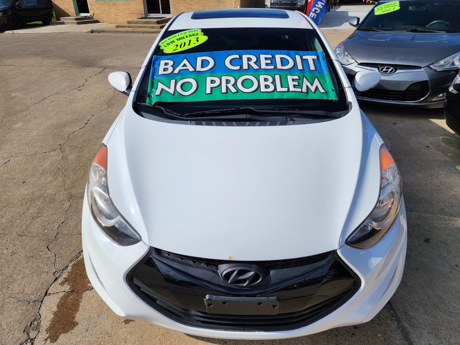 2013 WHITE Hyundai Elantra GS (KMHDH6AEXDU) with an 1.8L L4 DOHC 16V engine, 6-Speed Automatic transmission, located at 2660 S.Garland Avenue, Garland, TX, 75041, (469) 298-3118, 32.885551, -96.655602 - Welcome to DallasAutos4Less, one of the Premier BUY HERE PAY HERE Dealers in the North Dallas Area. We specialize in financing to people with NO CREDIT or BAD CREDIT. We need proof of income, proof of residence, and a ID. Come buy your new car from us today!!rnrnThis is a very clean 2013 HYUNDAI ELA - Photo #8