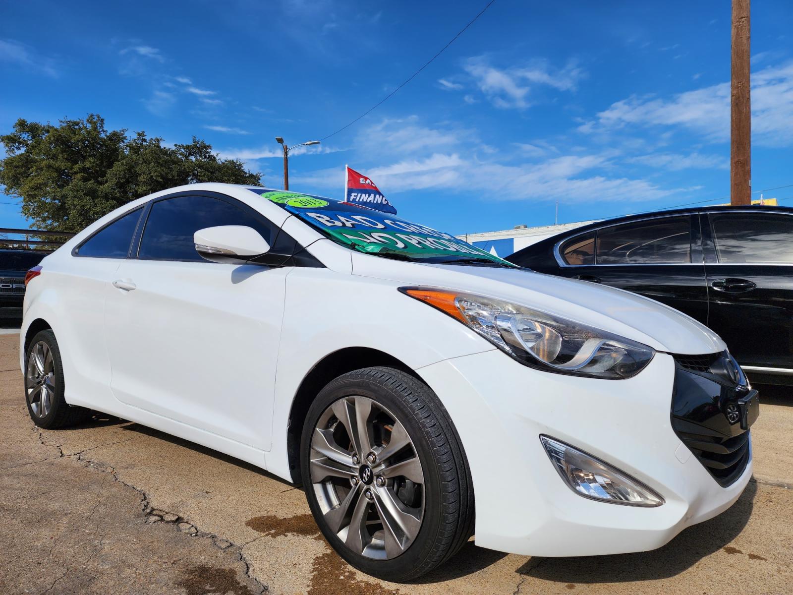 2013 WHITE Hyundai Elantra GS (KMHDH6AEXDU) with an 1.8L L4 DOHC 16V engine, 6-Speed Automatic transmission, located at 2660 S.Garland Avenue, Garland, TX, 75041, (469) 298-3118, 32.885551, -96.655602 - Welcome to DallasAutos4Less, one of the Premier BUY HERE PAY HERE Dealers in the North Dallas Area. We specialize in financing to people with NO CREDIT or BAD CREDIT. We need proof of income, proof of residence, and a ID. Come buy your new car from us today!!rnrnThis is a very clean 2013 HYUNDAI ELA - Photo #1