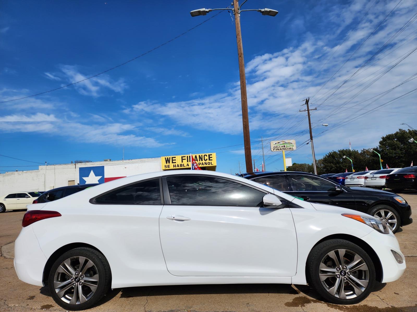 2013 WHITE Hyundai Elantra GS (KMHDH6AEXDU) with an 1.8L L4 DOHC 16V engine, 6-Speed Automatic transmission, located at 2660 S.Garland Avenue, Garland, TX, 75041, (469) 298-3118, 32.885551, -96.655602 - Photo #2