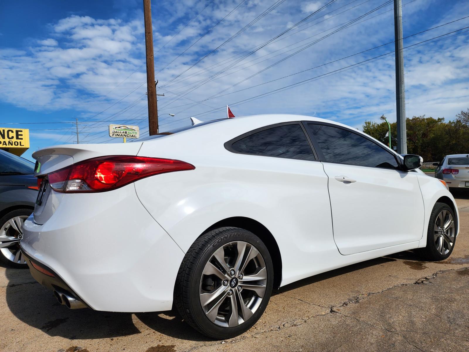 2013 WHITE Hyundai Elantra GS (KMHDH6AEXDU) with an 1.8L L4 DOHC 16V engine, 6-Speed Automatic transmission, located at 2660 S.Garland Avenue, Garland, TX, 75041, (469) 298-3118, 32.885551, -96.655602 - Photo #3
