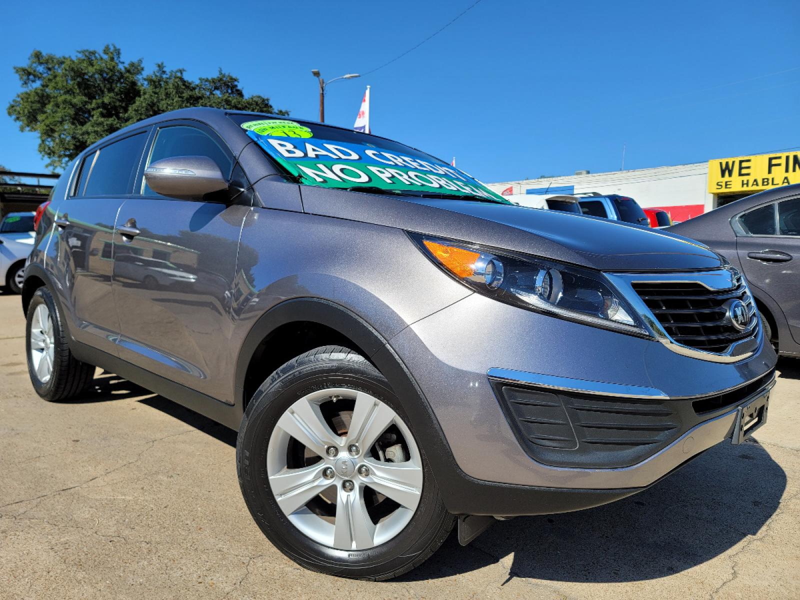 2013 GRAY /BLACK Kia Sportage LX (KNDPB3A28D7) with an 2.4L V6 DOHC 24V engine, 6-Speed Automatic transmission, located at 2660 S.Garland Avenue, Garland, TX, 75041, (469) 298-3118, 32.885551, -96.655602 - Welcome to DallasAutos4Less, one of the Premier BUY HERE PAY HERE Dealers in the North Dallas Area. We specialize in financing to people with NO CREDIT or BAD CREDIT. We need proof of income, proof of residence, and a ID. Come buy your new car from us today!!rnrnThis is a SUPER CLEAN 2013 KIA SPORTA - Photo #0