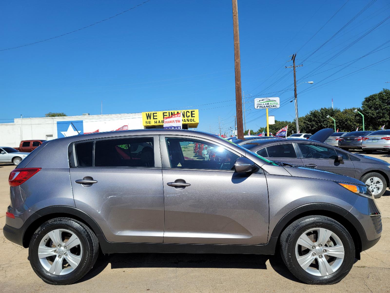 2013 GRAY /BLACK Kia Sportage LX (KNDPB3A28D7) with an 2.4L V6 DOHC 24V engine, 6-Speed Automatic transmission, located at 2660 S.Garland Avenue, Garland, TX, 75041, (469) 298-3118, 32.885551, -96.655602 - Welcome to DallasAutos4Less, one of the Premier BUY HERE PAY HERE Dealers in the North Dallas Area. We specialize in financing to people with NO CREDIT or BAD CREDIT. We need proof of income, proof of residence, and a ID. Come buy your new car from us today!!rnrnThis is a SUPER CLEAN 2013 KIA SPORTA - Photo #2