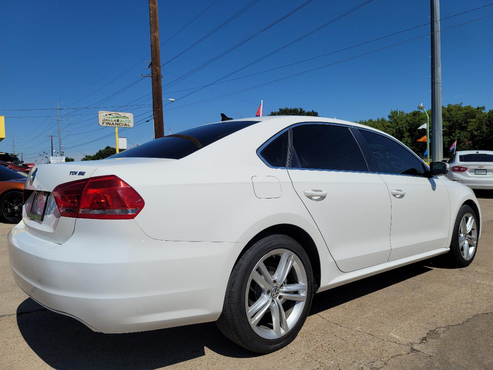 2014 WHITE Volkswagen Passat 2.0L TDI SE (1VWBN7A30EC) with an 2.0L L4 DOHC 16V TURBO DIESEL engine, AUTO transmission, located at 2660 S.Garland Avenue, Garland, TX, 75041, (469) 298-3118, 32.885551, -96.655602 - Welcome to DallasAutos4Less, one of the Premier BUY HERE PAY HERE Dealers in the North Dallas Area. We specialize in financing to people with NO CREDIT or BAD CREDIT. We need proof of income, proof of residence, and a ID. Come buy your new car from us today!!rnrnThis is a SUPER CLEAN 2014 VOLKSWAGEN - Photo #3