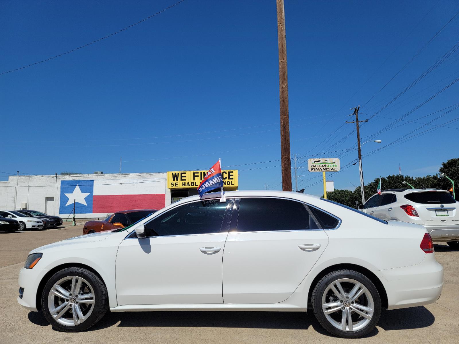 2014 WHITE Volkswagen Passat 2.0L TDI SE (1VWBN7A30EC) with an 2.0L L4 DOHC 16V TURBO DIESEL engine, AUTO transmission, located at 2660 S.Garland Avenue, Garland, TX, 75041, (469) 298-3118, 32.885551, -96.655602 - Welcome to DallasAutos4Less, one of the Premier BUY HERE PAY HERE Dealers in the North Dallas Area. We specialize in financing to people with NO CREDIT or BAD CREDIT. We need proof of income, proof of residence, and a ID. Come buy your new car from us today!!rnrnThis is a SUPER CLEAN 2014 VOLKSWAGEN - Photo #6