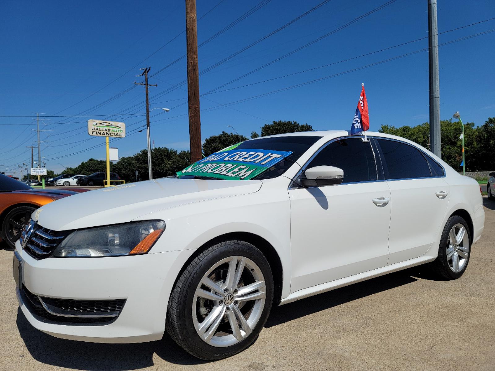 2014 WHITE Volkswagen Passat 2.0L TDI SE (1VWBN7A30EC) with an 2.0L L4 DOHC 16V TURBO DIESEL engine, AUTO transmission, located at 2660 S.Garland Avenue, Garland, TX, 75041, (469) 298-3118, 32.885551, -96.655602 - Welcome to DallasAutos4Less, one of the Premier BUY HERE PAY HERE Dealers in the North Dallas Area. We specialize in financing to people with NO CREDIT or BAD CREDIT. We need proof of income, proof of residence, and a ID. Come buy your new car from us today!!rnrnThis is a SUPER CLEAN 2014 VOLKSWAGEN - Photo #7