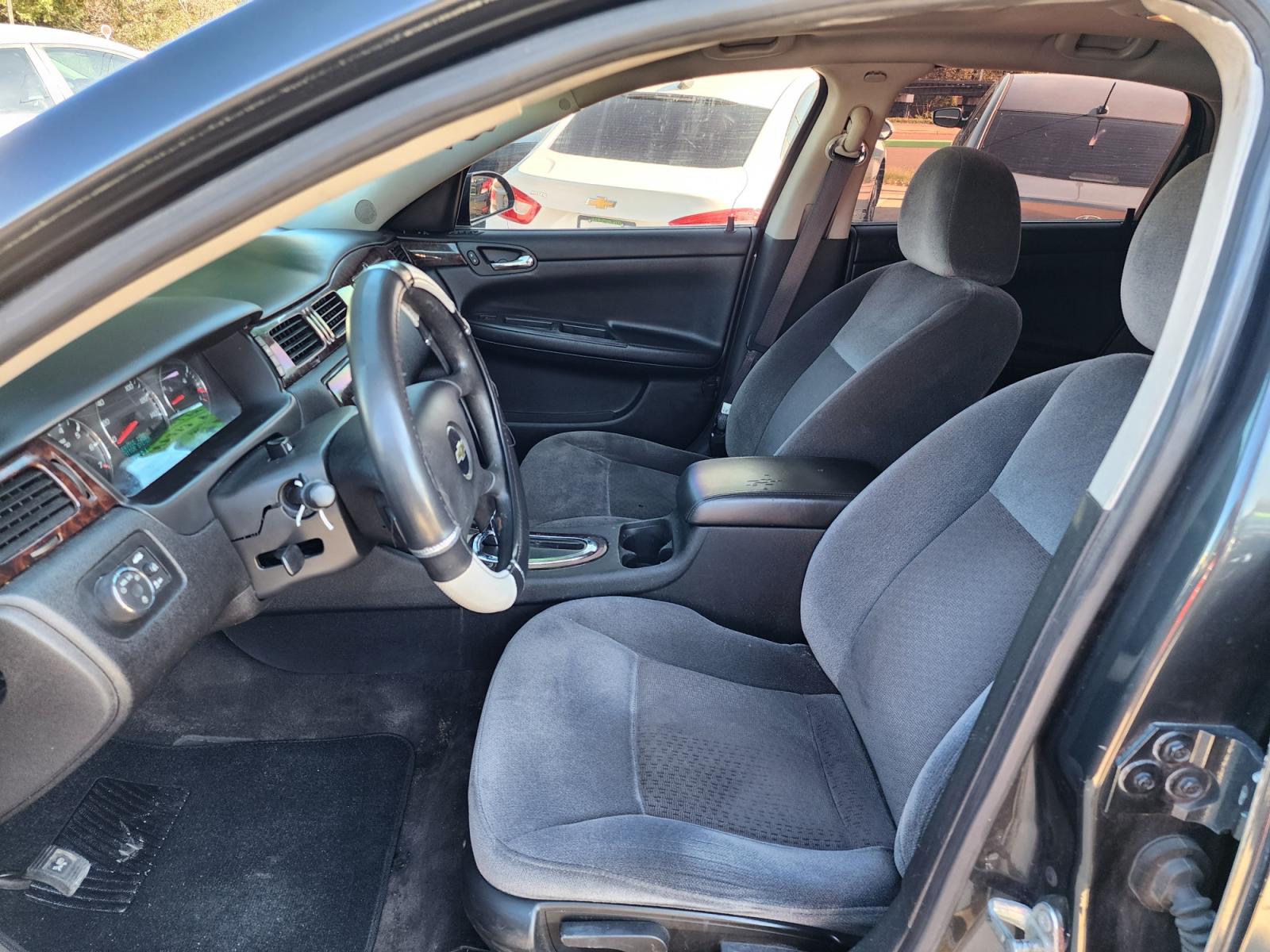 2015 GRAY /BLACK CHEVROLET IMPALA LIMITED LT LIMITED LT (2G1WB5E39F1) , AUTO transmission, located at 2660 S.Garland Avenue, Garland, TX, 75041, (469) 298-3118, 32.885551, -96.655602 - Welcome to DallasAutos4Less, one of the Premier BUY HERE PAY HERE Dealers in the North Dallas Area. We specialize in financing to people with NO CREDIT or BAD CREDIT. We need proof of income, proof of residence, and a ID. Come buy your new car from us today!!rnrnThis is a very clean 2015 CHEVY IMPAL - Photo #10
