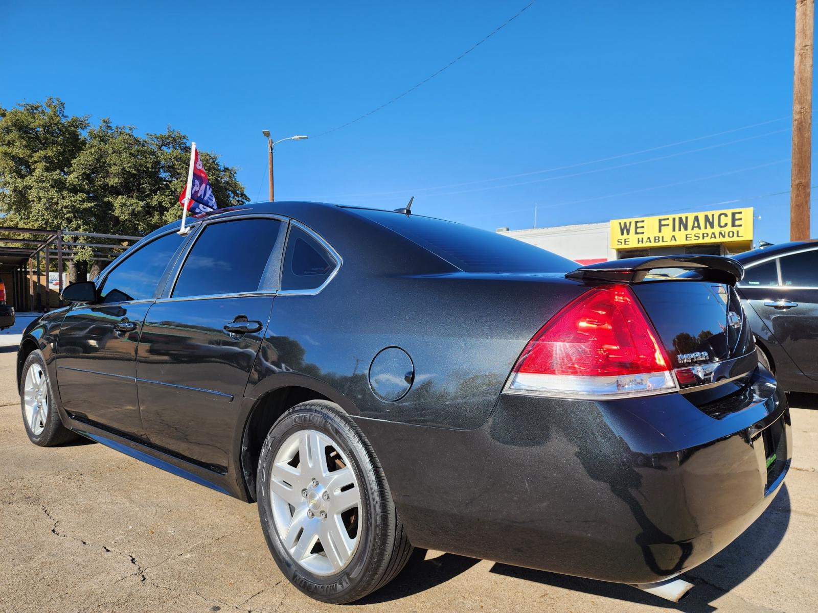 2015 GRAY /BLACK CHEVROLET IMPALA LIMITED LT LIMITED LT (2G1WB5E39F1) , AUTO transmission, located at 2660 S.Garland Avenue, Garland, TX, 75041, (469) 298-3118, 32.885551, -96.655602 - Welcome to DallasAutos4Less, one of the Premier BUY HERE PAY HERE Dealers in the North Dallas Area. We specialize in financing to people with NO CREDIT or BAD CREDIT. We need proof of income, proof of residence, and a ID. Come buy your new car from us today!!rnrnThis is a very clean 2015 CHEVY IMPAL - Photo #5