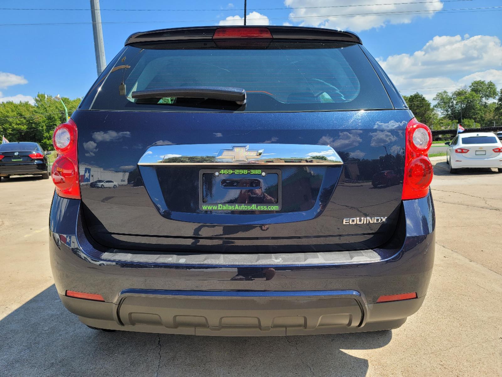2015 BLUE Chevrolet Equinox LS (2GNALAEK1F1) with an 2.4L L4 DOHC 16V FFV engine, 6-Speed Automatic transmission, located at 2660 S.Garland Avenue, Garland, TX, 75041, (469) 298-3118, 32.885551, -96.655602 - Welcome to DallasAutos4Less, one of the Premier BUY HERE PAY HERE Dealers in the North Dallas Area. We specialize in financing to people with NO CREDIT or BAD CREDIT. We need proof of income, proof of residence, and a ID. Come buy your new car from us today!!rnrnThis is a very well cared for 2015 CH - Photo #4