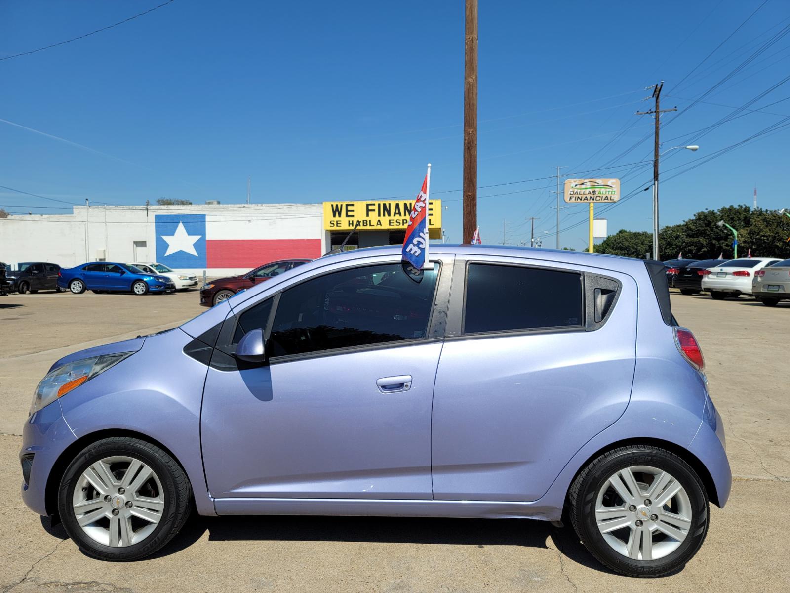 2015 BLUE /BLACK Chevrolet Spark LS (KL8CB6S93FC) with an 1.2L L4 16V DOHC engine, Continuously Variable Transmission transmission, located at 2660 S.Garland Avenue, Garland, TX, 75041, (469) 298-3118, 32.885551, -96.655602 - Welcome to DallasAutos4Less, one of the Premier BUY HERE PAY HERE Dealers in the North Dallas Area. We specialize in financing to people with NO CREDIT or BAD CREDIT. We need proof of income, proof of residence, and a ID. Come buy your new car from us today!!rnrnThis is a very well cared for 2015 CH - Photo #6