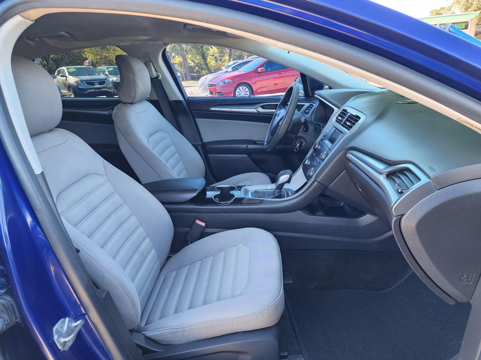 2015 BLUE /BLACK Ford Fusion S (3FA6P0G79FR) with an 2.5L L4 DOHC 16V engine, AUTO transmission, located at 2660 S.Garland Avenue, Garland, TX, 75041, (469) 298-3118, 32.885551, -96.655602 - Welcome to DallasAutos4Less, one of the Premier BUY HERE PAY HERE Dealers in the North Dallas Area. We specialize in financing to people with NO CREDIT or BAD CREDIT. We need proof of income, proof of residence, and a ID. Come buy your new car from us today!!rnrnThis is a Super Clean 2015 FORD FUSIO - Photo #18