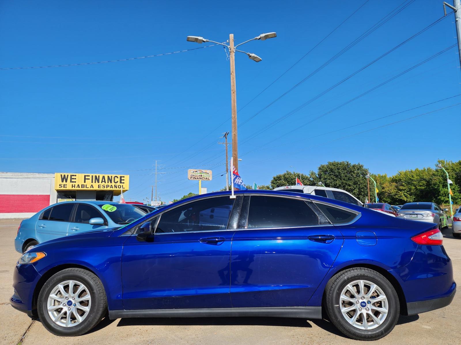 2015 BLUE /BLACK Ford Fusion S (3FA6P0G79FR) with an 2.5L L4 DOHC 16V engine, AUTO transmission, located at 2660 S.Garland Avenue, Garland, TX, 75041, (469) 298-3118, 32.885551, -96.655602 - Welcome to DallasAutos4Less, one of the Premier BUY HERE PAY HERE Dealers in the North Dallas Area. We specialize in financing to people with NO CREDIT or BAD CREDIT. We need proof of income, proof of residence, and a ID. Come buy your new car from us today!!rnrnThis is a Super Clean 2015 FORD FUSIO - Photo #7
