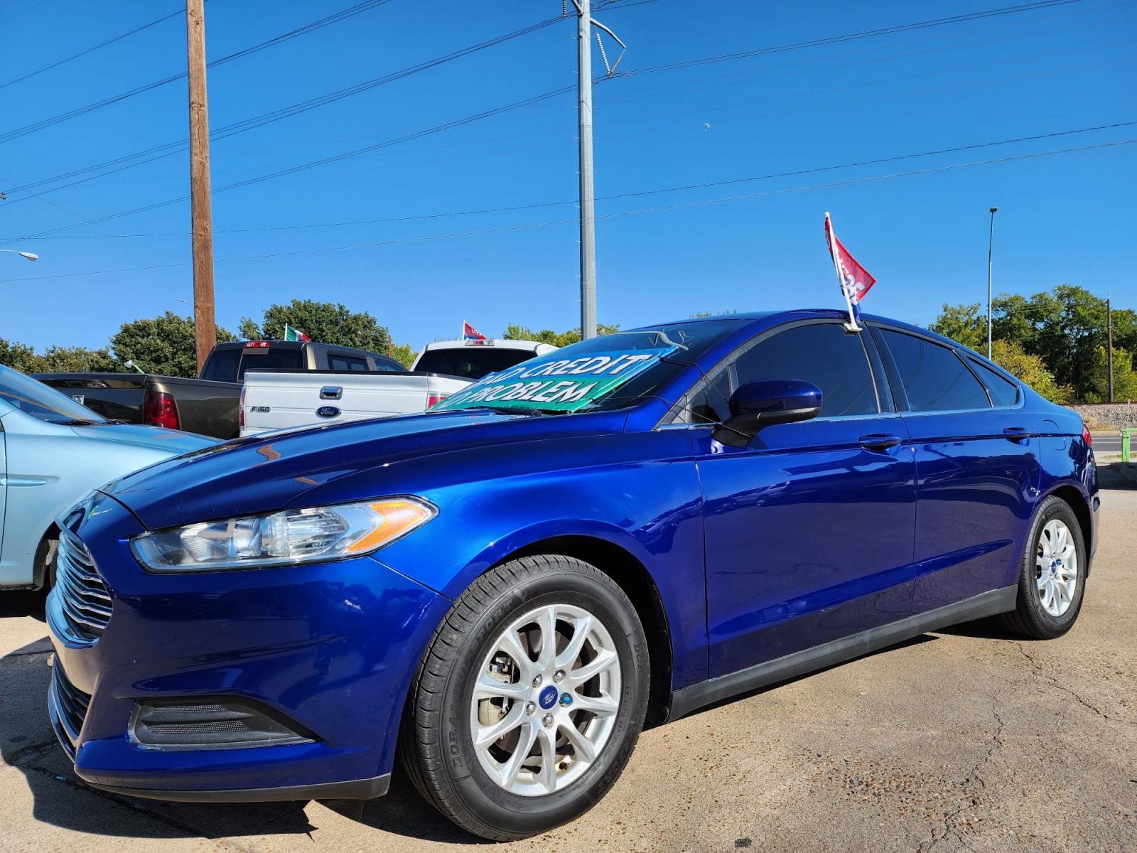 2015 BLUE /BLACK Ford Fusion S (3FA6P0G79FR) with an 2.5L L4 DOHC 16V engine, AUTO transmission, located at 2660 S.Garland Avenue, Garland, TX, 75041, (469) 298-3118, 32.885551, -96.655602 - Welcome to DallasAutos4Less, one of the Premier BUY HERE PAY HERE Dealers in the North Dallas Area. We specialize in financing to people with NO CREDIT or BAD CREDIT. We need proof of income, proof of residence, and a ID. Come buy your new car from us today!!rnrnThis is a Super Clean 2015 FORD FUSIO - Photo #8