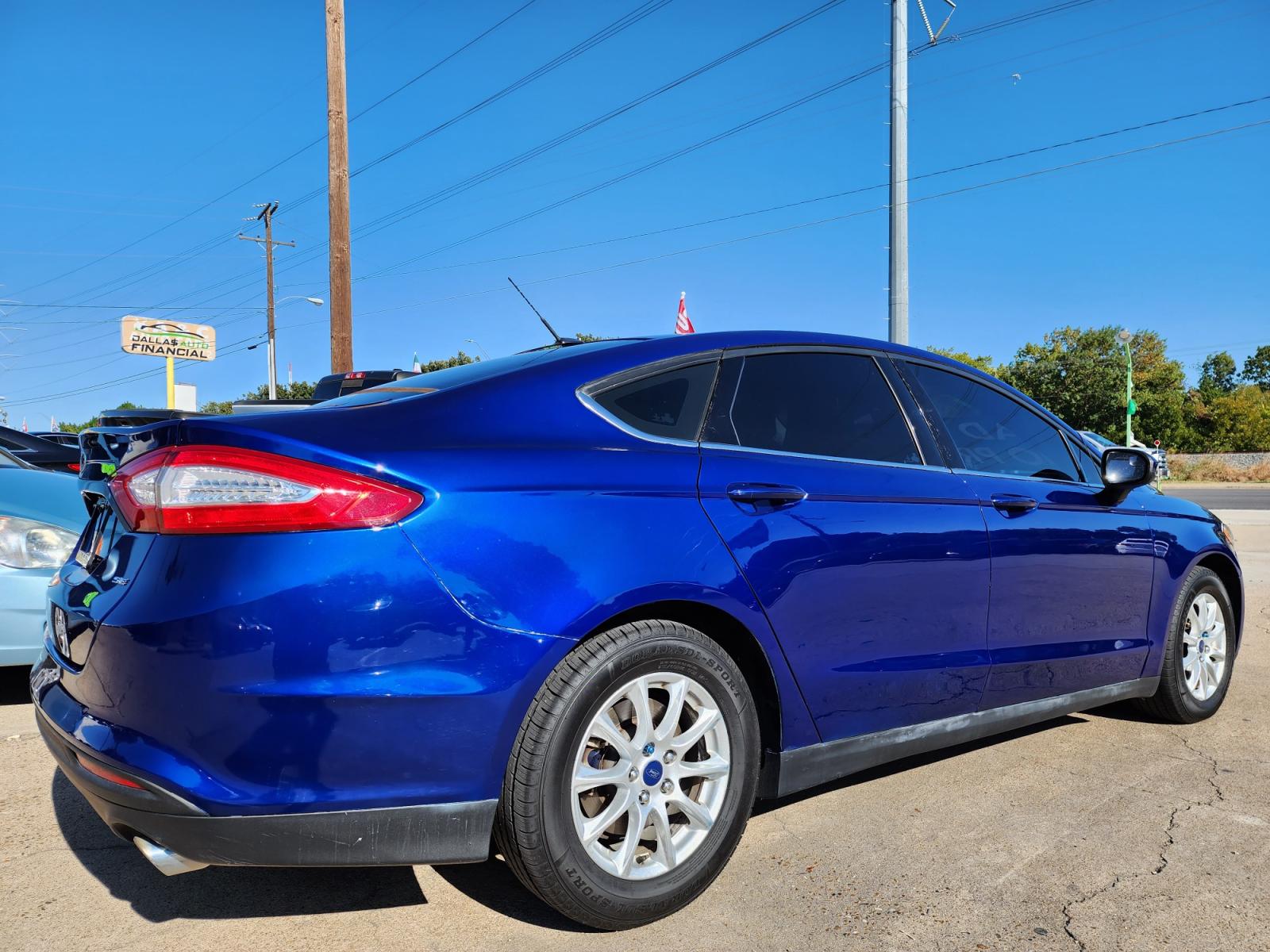2015 BLUE /BLACK Ford Fusion S (3FA6P0G79FR) with an 2.5L L4 DOHC 16V engine, AUTO transmission, located at 2660 S.Garland Avenue, Garland, TX, 75041, (469) 298-3118, 32.885551, -96.655602 - Welcome to DallasAutos4Less, one of the Premier BUY HERE PAY HERE Dealers in the North Dallas Area. We specialize in financing to people with NO CREDIT or BAD CREDIT. We need proof of income, proof of residence, and a ID. Come buy your new car from us today!!rnrnThis is a Super Clean 2015 FORD FUSIO - Photo #3