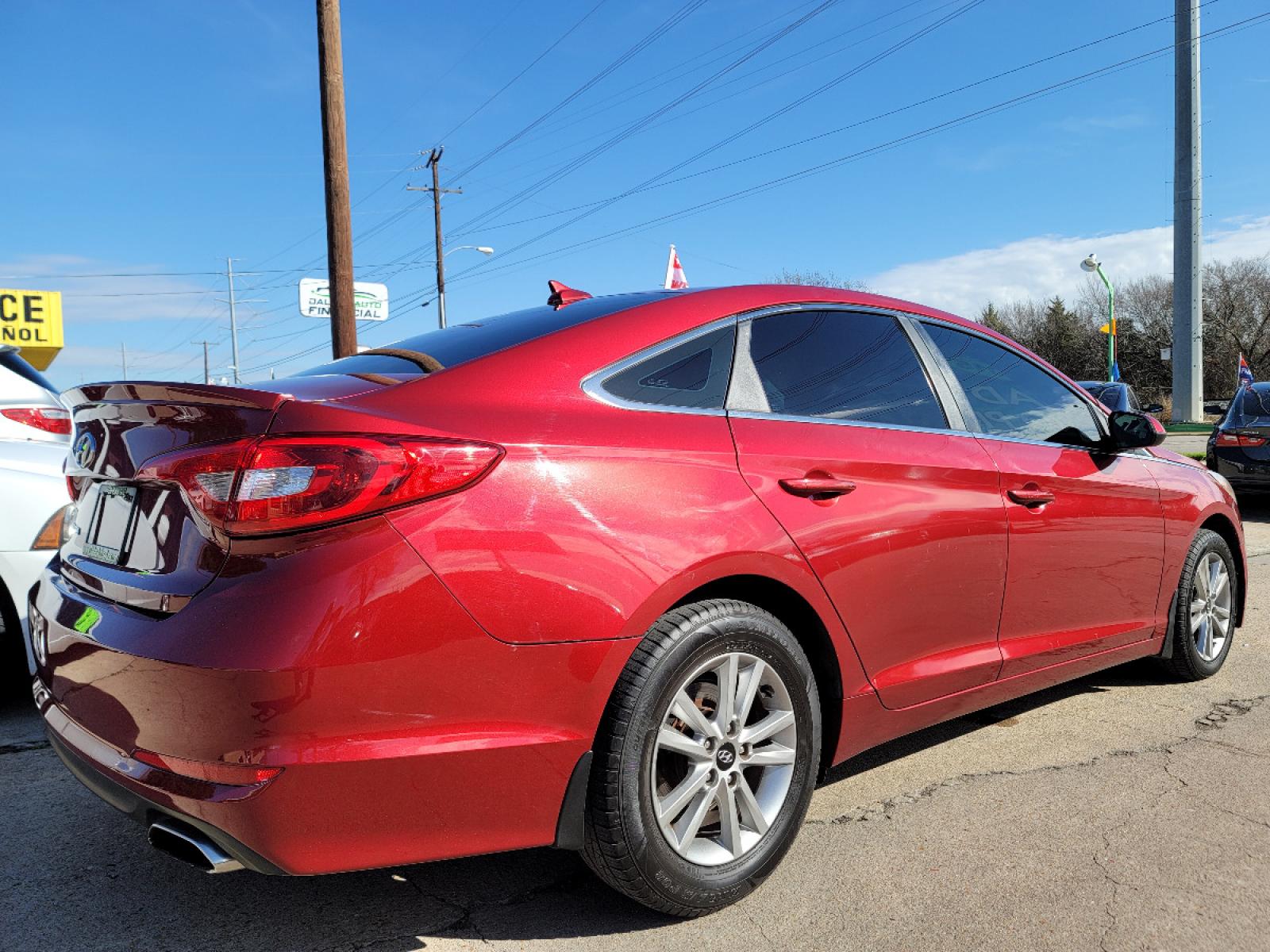 2015 RED /GRAY Hyundai Sonata ECO (5NPE24AF6FH) with an 1.6L L4 DOHC 16V engine, 7-Speed Automatic transmission, located at 2660 S.Garland Avenue, Garland, TX, 75041, (469) 298-3118, 32.885551, -96.655602 - Welcome to DallasAutos4Less, one of the Premier BUY HERE PAY HERE Dealers in the North Dallas Area. We specialize in financing to people with NO CREDIT or BAD CREDIT. We need proof of income, proof of residence, and a ID. Come buy your new car from us today!!rnrnThis is a Very clean 2015 HYUNDAI SON - Photo #3