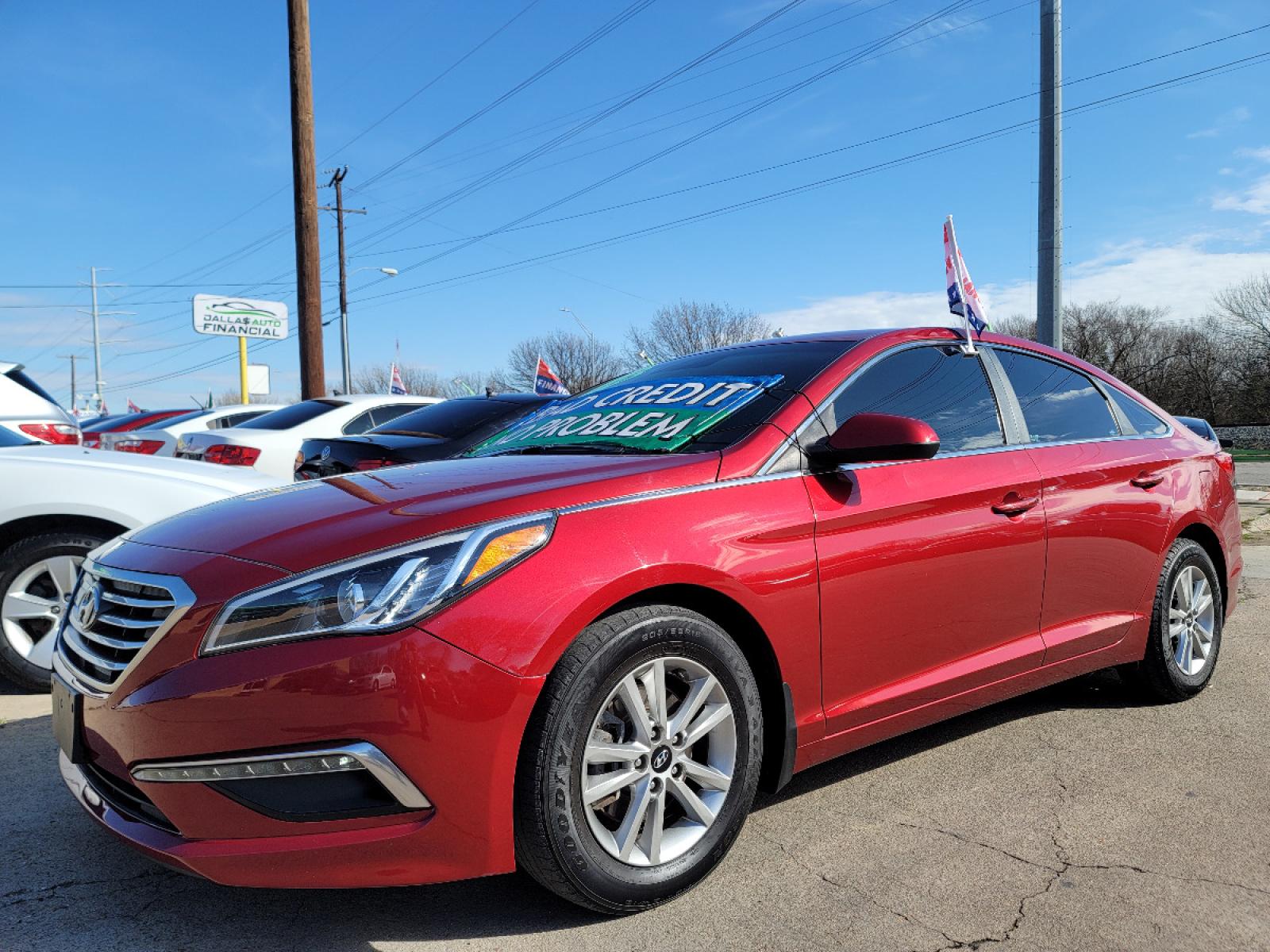 2015 RED /GRAY Hyundai Sonata ECO (5NPE24AF6FH) with an 1.6L L4 DOHC 16V engine, 7-Speed Automatic transmission, located at 2660 S.Garland Avenue, Garland, TX, 75041, (469) 298-3118, 32.885551, -96.655602 - Welcome to DallasAutos4Less, one of the Premier BUY HERE PAY HERE Dealers in the North Dallas Area. We specialize in financing to people with NO CREDIT or BAD CREDIT. We need proof of income, proof of residence, and a ID. Come buy your new car from us today!!rnrnThis is a Very clean 2015 HYUNDAI SON - Photo #7