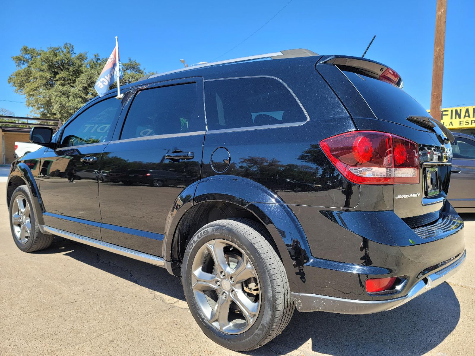 2016 BLACK /BLACK DODGE JOURNEY CROSSROAD CROSSROAD (3C4PDCGB8GT) , AUTO transmission, located at 2660 S.Garland Avenue, Garland, TX, 75041, (469) 298-3118, 32.885551, -96.655602 - Welcome to DallasAutos4Less, one of the Premier BUY HERE PAY HERE Dealers in the North Dallas Area. We specialize in financing to people with NO CREDIT or BAD CREDIT. We need proof of income, proof of residence, and a ID. Come buy your new car from us today!!rnrnThis is a very clean 2016 DODGE JOURN - Photo #5