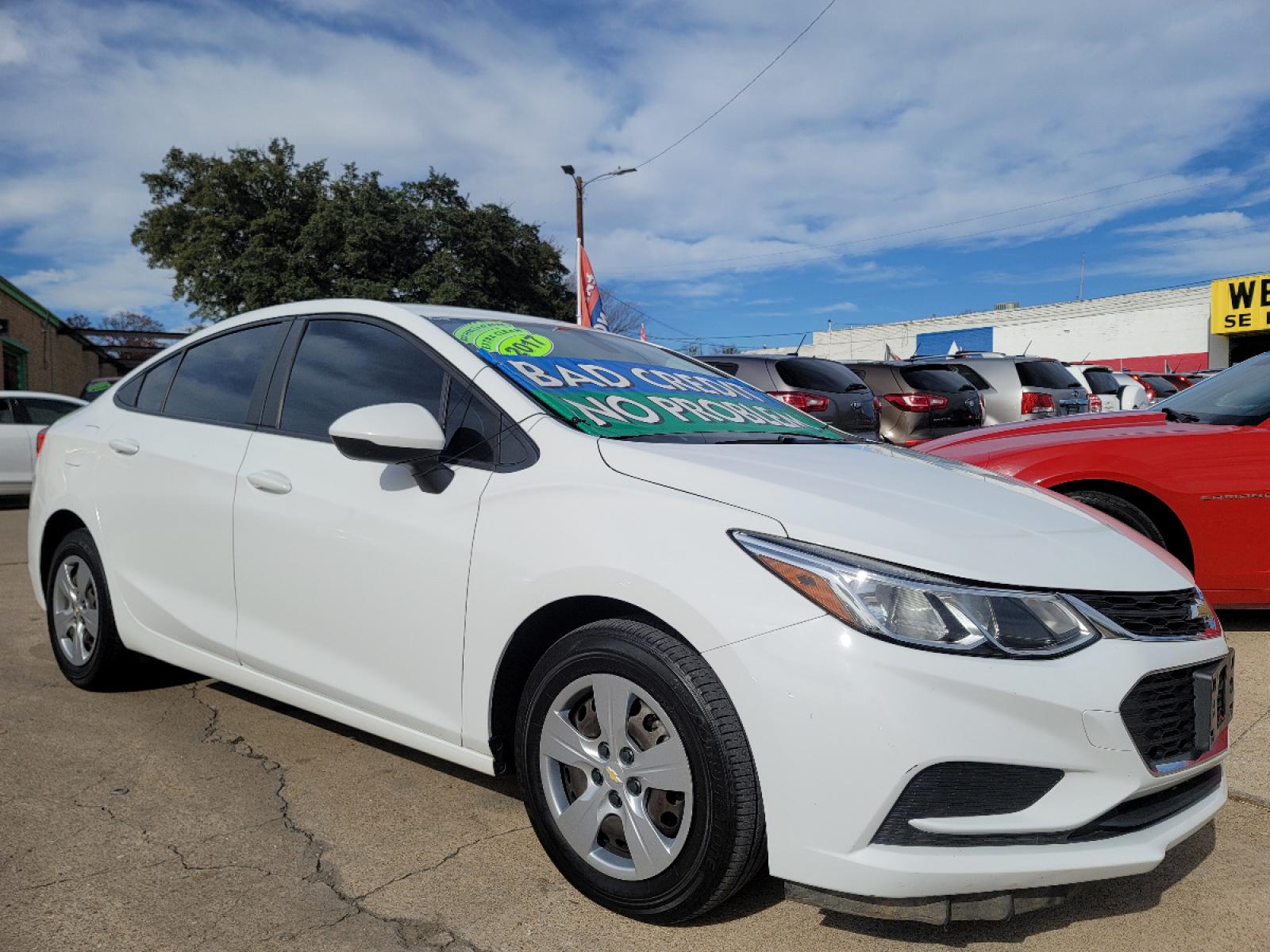 2017 WHITE Chevrolet Cruze LS (3G1BC5SM3HS) with an 1.4L L4 DOHC 16V TURBO engine, 6A transmission, located at 2660 S.Garland Avenue, Garland, TX, 75041, (469) 298-3118, 32.885551, -96.655602 - Welcome to DallasAutos4Less, one of the Premier BUY HERE PAY HERE Dealers in the North Dallas Area. We specialize in financing to people with NO CREDIT or BAD CREDIT. We need proof of income, proof of residence, and a ID. Come buy your new car from us today!!rnrnThis is a very well cared for 2017 CH - Photo #1