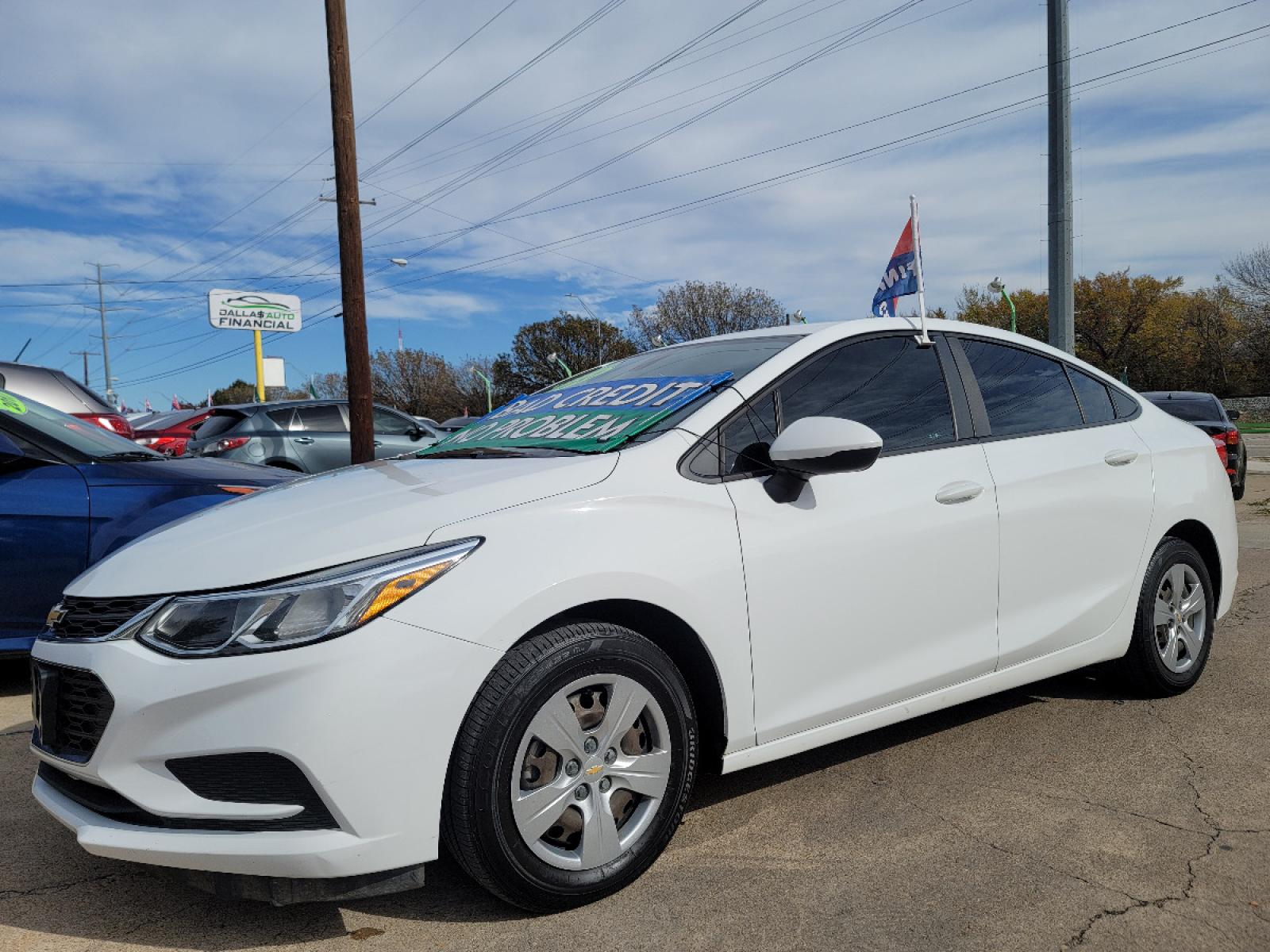 2017 WHITE Chevrolet Cruze LS (3G1BC5SM3HS) with an 1.4L L4 DOHC 16V TURBO engine, 6A transmission, located at 2660 S.Garland Avenue, Garland, TX, 75041, (469) 298-3118, 32.885551, -96.655602 - Welcome to DallasAutos4Less, one of the Premier BUY HERE PAY HERE Dealers in the North Dallas Area. We specialize in financing to people with NO CREDIT or BAD CREDIT. We need proof of income, proof of residence, and a ID. Come buy your new car from us today!!rnrnThis is a very well cared for 2017 CH - Photo #7