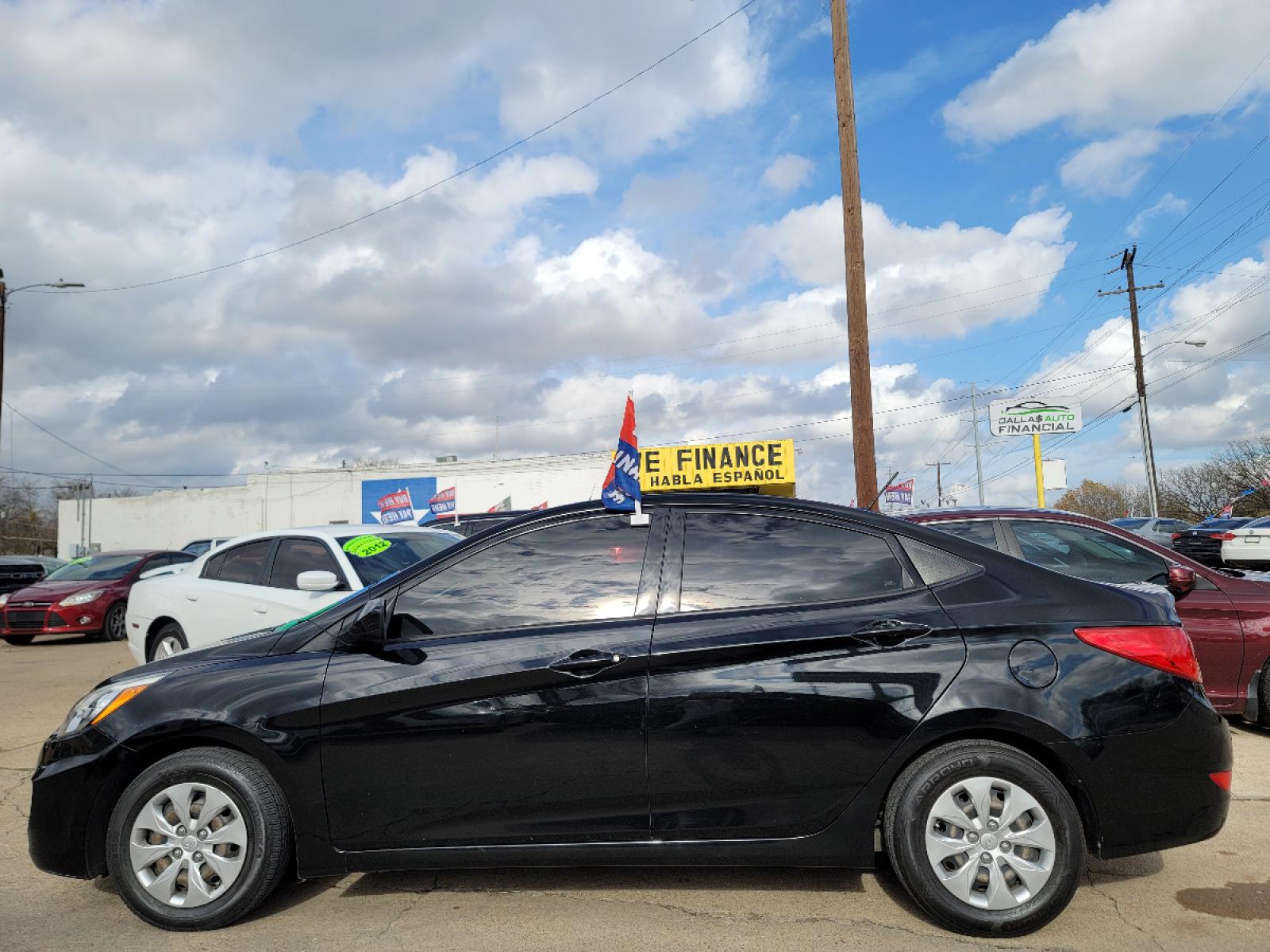 2017 BLACK /BEIGE HYUNDAI ACCENT SE SE (KMHCT4AE6HU) , AUTO transmission, located at 2660 S.Garland Avenue, Garland, TX, 75041, (469) 298-3118, 32.885551, -96.655602 - Welcome to DallasAutos4Less, one of the Premier BUY HERE PAY HERE Dealers in the North Dallas Area. We specialize in financing to people with NO CREDIT or BAD CREDIT. We need proof of income, proof of residence, and a ID. Come buy your new car from us today!!rnrnThis is a Very clean 2017 HYUNDAI ACC - Photo #7