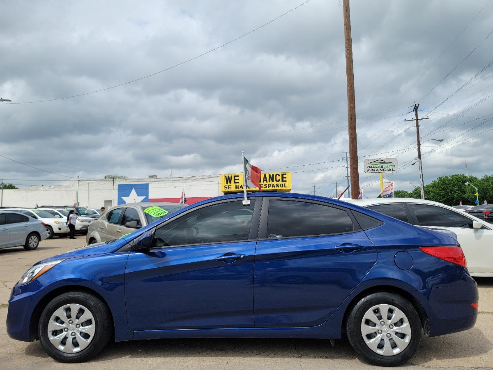 2017 BLUE Hyundai Accent SE (KMHCT4AE8HU) with an 1.6L L4 DOHC 16V engine, AUTO transmission, located at 2660 S.Garland Avenue, Garland, TX, 75041, (469) 298-3118, 32.885551, -96.655602 - Welcome to DallasAutos4Less, one of the Premier BUY HERE PAY HERE Dealers in the North Dallas Area. We specialize in financing to people with NO CREDIT or BAD CREDIT. We need proof of income, proof of residence, and a ID. Come buy your new car from us today!!rnrnThis is a Very clean 2017 HYUNDAI ACC - Photo #6