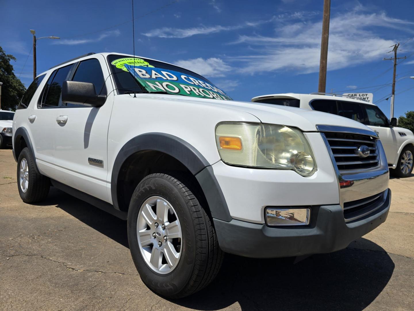 2007 Ford Explorer XLT (1FMEU63E37U) with an 4.0L V6 SOHC 16V engine, 5-Speed Automatic Overdrive transmission, located at 2660 S.Garland Avenue, Garland, TX, 75041, (469) 298-3118, 32.885551, -96.655602 - Photo#1