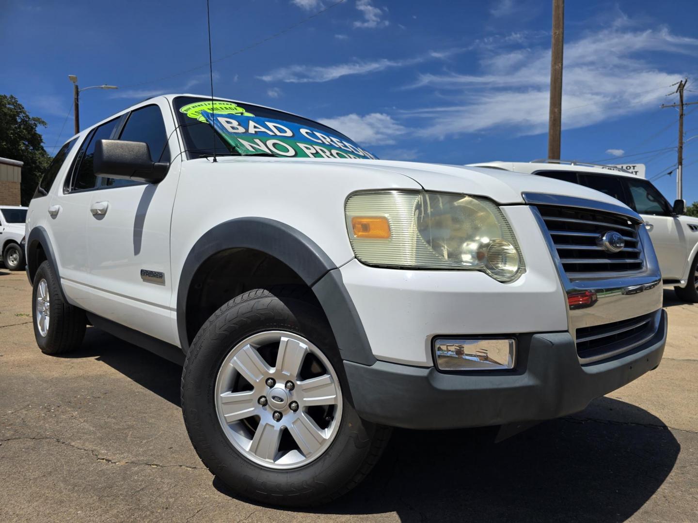 2007 Ford Explorer XLT (1FMEU63E37U) with an 4.0L V6 SOHC 16V engine, 5-Speed Automatic Overdrive transmission, located at 2660 S.Garland Avenue, Garland, TX, 75041, (469) 298-3118, 32.885551, -96.655602 - Photo#0