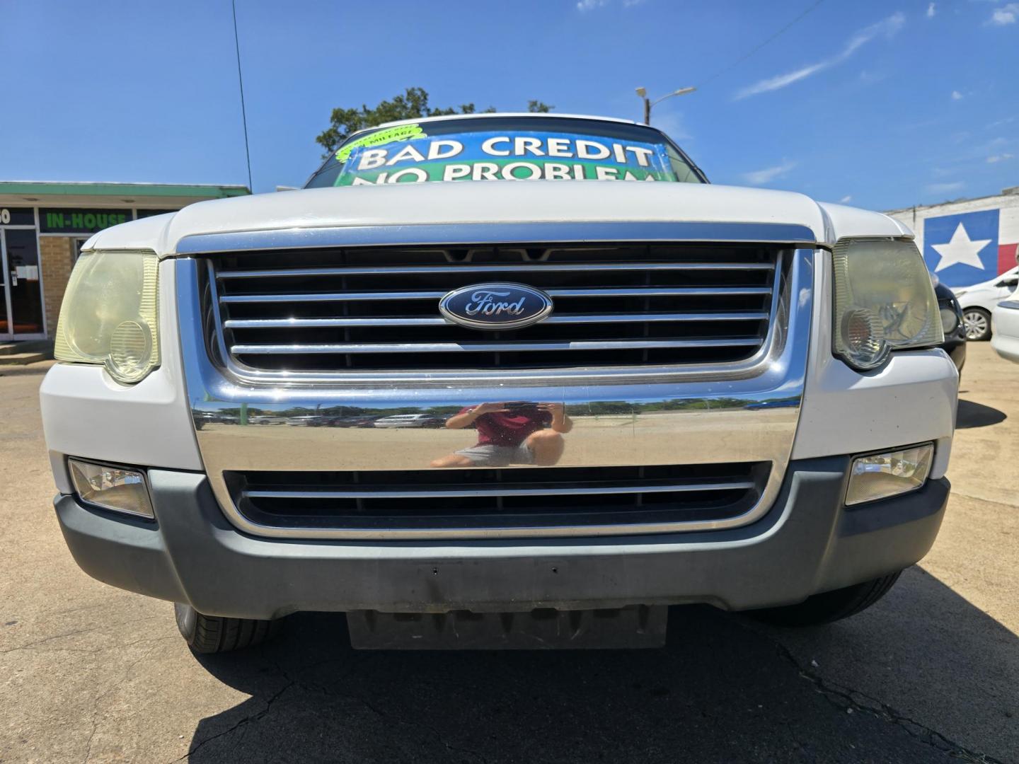 2007 Ford Explorer XLT (1FMEU63E37U) with an 4.0L V6 SOHC 16V engine, 5-Speed Automatic Overdrive transmission, located at 2660 S.Garland Avenue, Garland, TX, 75041, (469) 298-3118, 32.885551, -96.655602 - Photo#9