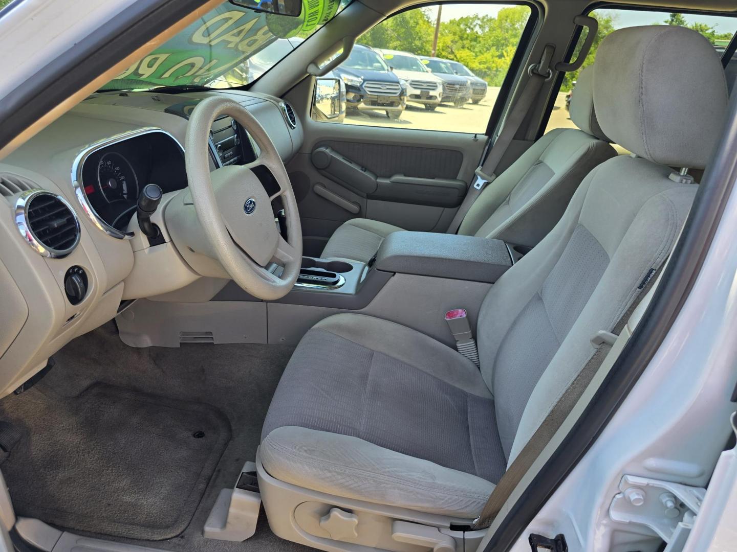 2007 Ford Explorer XLT (1FMEU63E37U) with an 4.0L V6 SOHC 16V engine, 5-Speed Automatic Overdrive transmission, located at 2660 S.Garland Avenue, Garland, TX, 75041, (469) 298-3118, 32.885551, -96.655602 - Photo#11