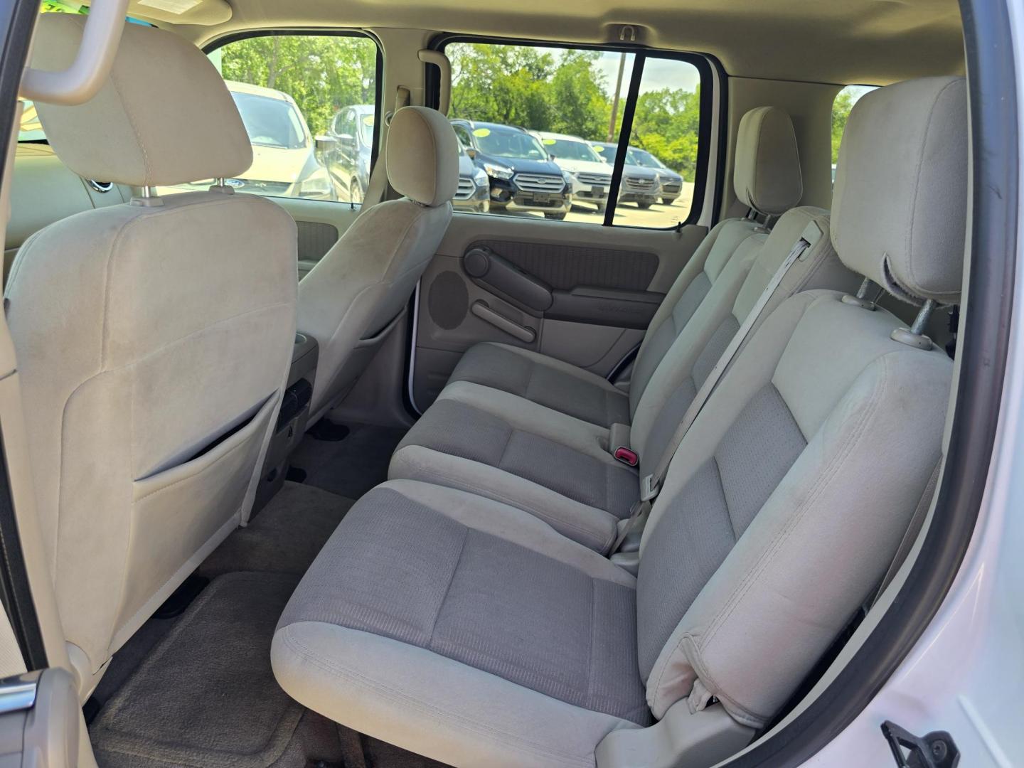2007 Ford Explorer XLT (1FMEU63E37U) with an 4.0L V6 SOHC 16V engine, 5-Speed Automatic Overdrive transmission, located at 2660 S.Garland Avenue, Garland, TX, 75041, (469) 298-3118, 32.885551, -96.655602 - Photo#14