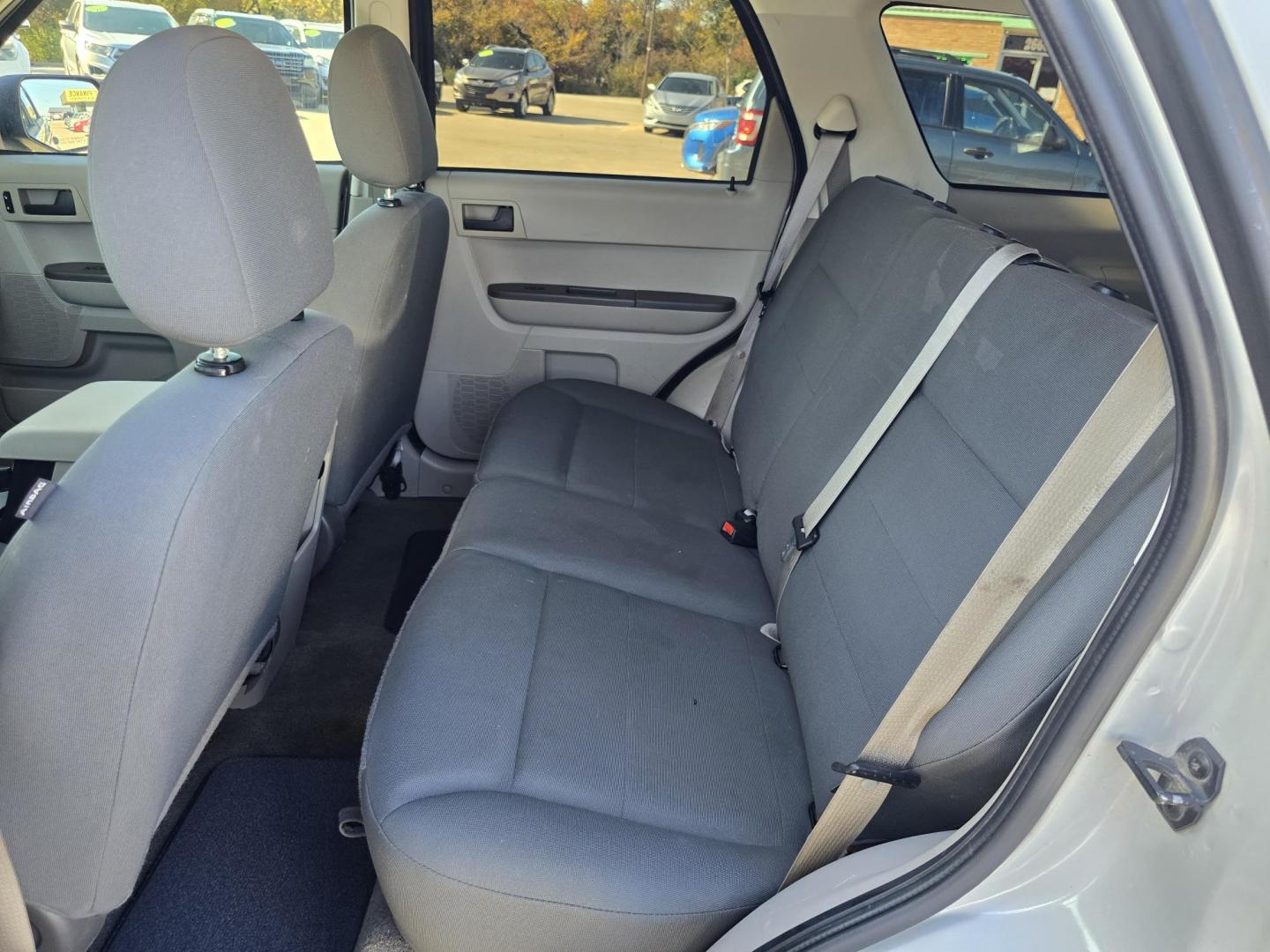 2008 WHITE Ford Escape XLS (1FMCU02Z18K) with an 2.3L L4 DOHC 16V engine, 4-Speed Automatic Overdrive transmission, located at 2660 S.Garland Avenue, Garland, TX, 75041, (469) 298-3118, 32.885551, -96.655602 - Photo#14