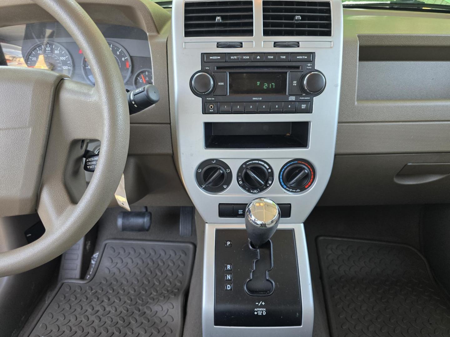 2008 GRAY Jeep Patriot Sport (1J8FT28W38D) with an 2.4L L4 DOHC 16V engine, AUTO transmission, located at 2660 S.Garland Avenue, Garland, TX, 75041, (469) 298-3118, 32.885551, -96.655602 - Photo#13