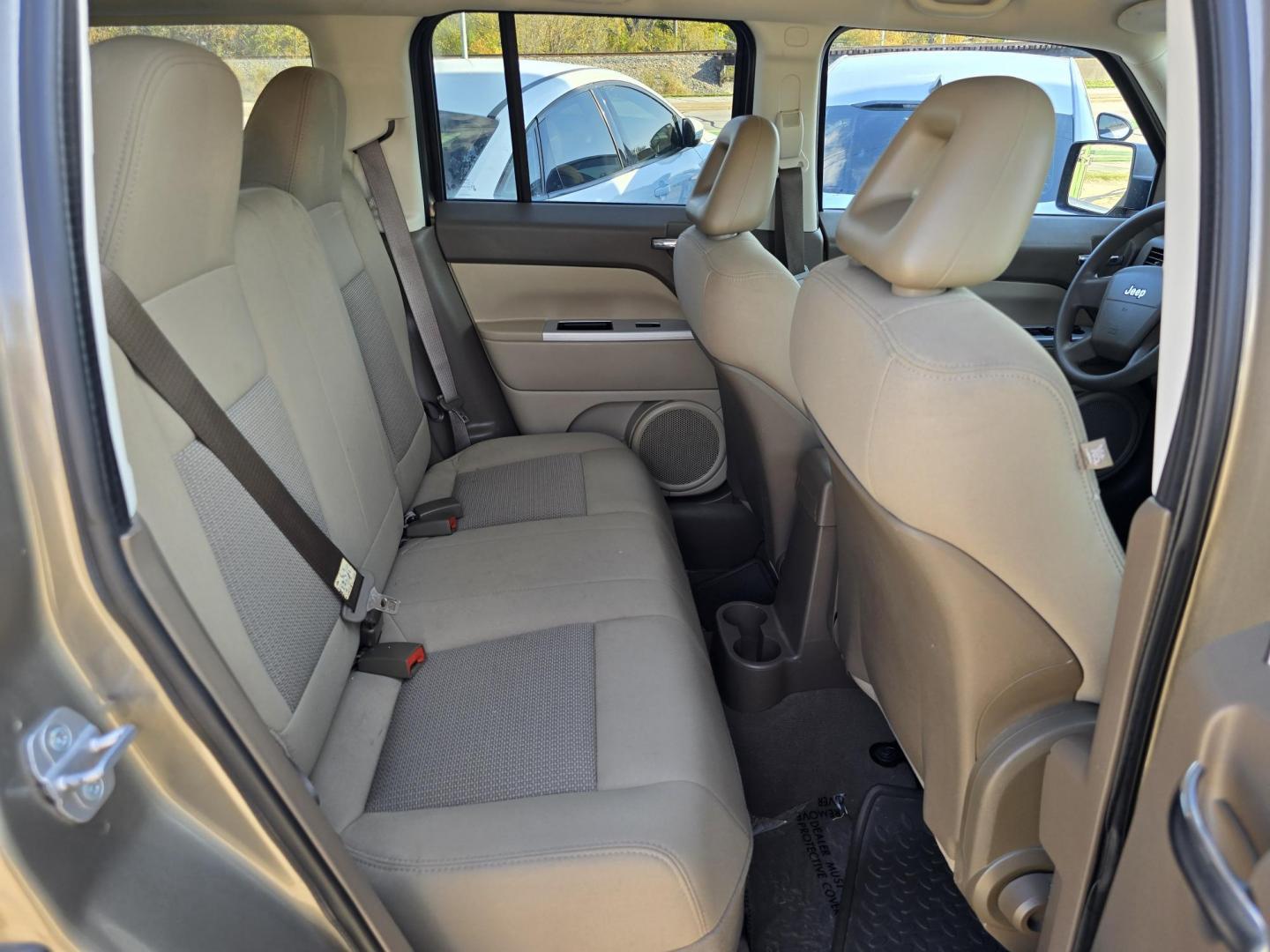 2008 GRAY Jeep Patriot Sport (1J8FT28W38D) with an 2.4L L4 DOHC 16V engine, AUTO transmission, located at 2660 S.Garland Avenue, Garland, TX, 75041, (469) 298-3118, 32.885551, -96.655602 - Photo#16