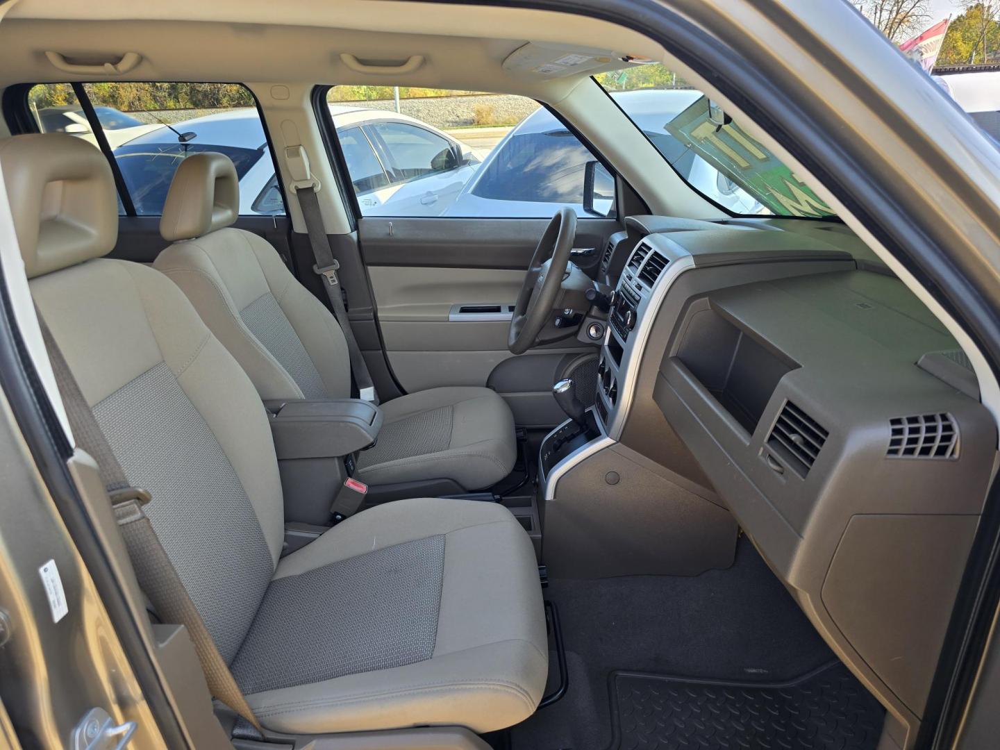 2008 GRAY Jeep Patriot Sport (1J8FT28W38D) with an 2.4L L4 DOHC 16V engine, AUTO transmission, located at 2660 S.Garland Avenue, Garland, TX, 75041, (469) 298-3118, 32.885551, -96.655602 - Photo#17