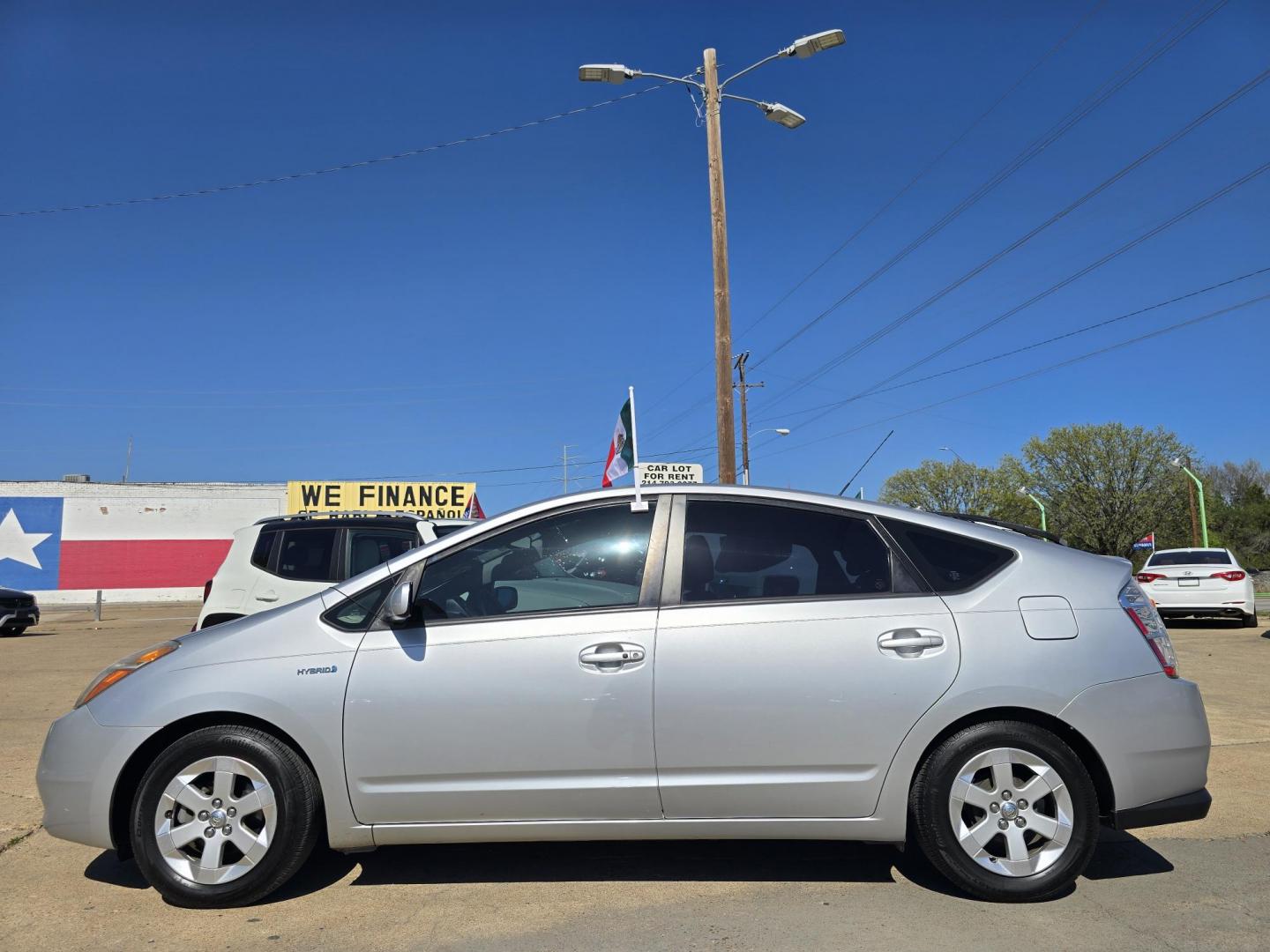 2008 SILVER Toyota Prius 4-Door Liftback (JTDKB20U587) with an 1.5L L4 DOHC 16V HYBRID engine, Automatic CVT Overdrive transmission, located at 2660 S.Garland Avenue, Garland, TX, 75041, (469) 298-3118, 32.885551, -96.655602 - Photo#5