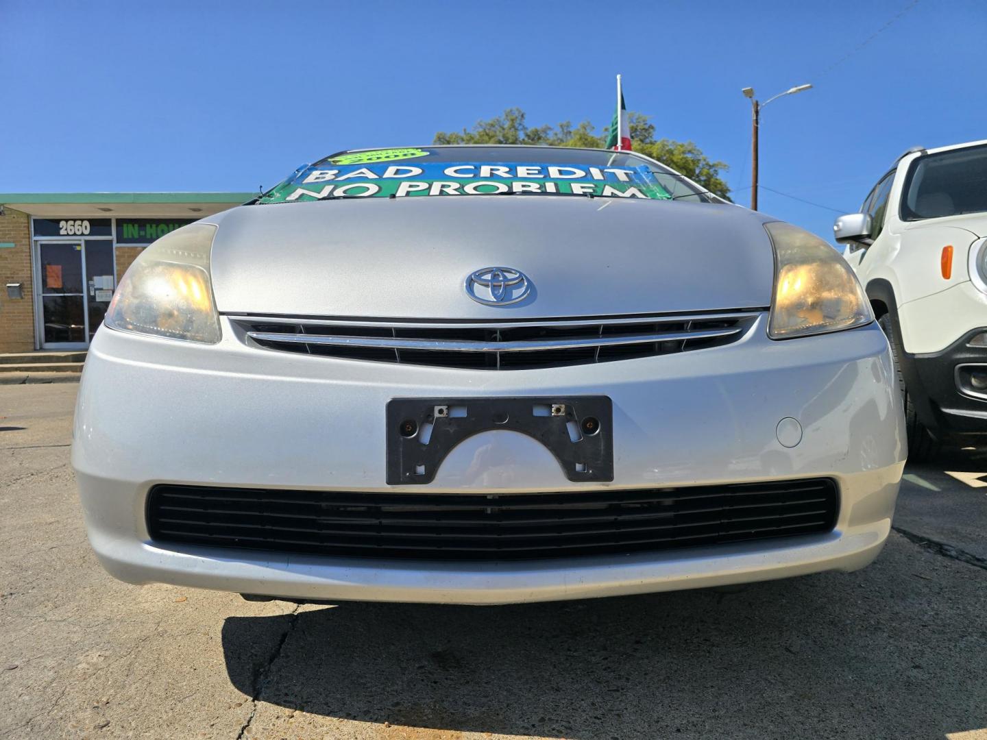 2008 SILVER Toyota Prius 4-Door Liftback (JTDKB20U587) with an 1.5L L4 DOHC 16V HYBRID engine, Automatic CVT Overdrive transmission, located at 2660 S.Garland Avenue, Garland, TX, 75041, (469) 298-3118, 32.885551, -96.655602 - Photo#8